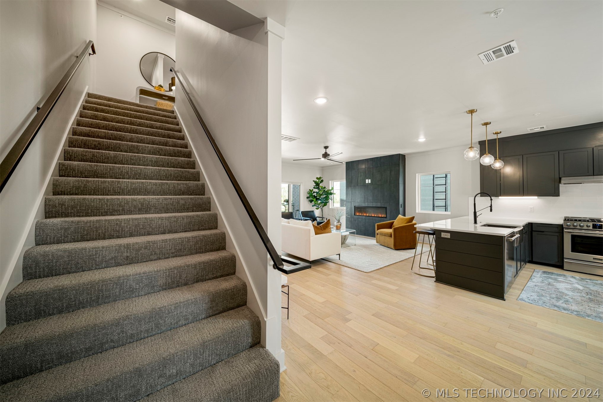 3749 S Riverside Drive 3749