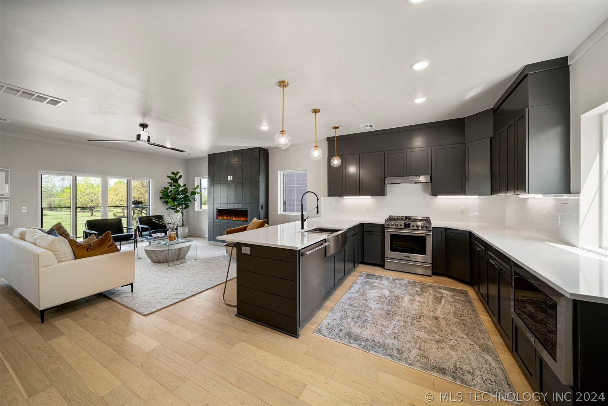 3749 S Riverside Drive 3749
