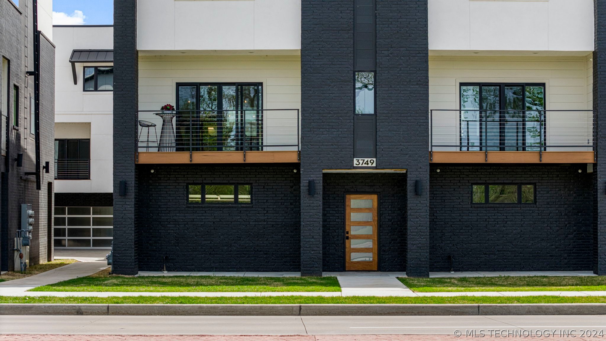 3749 S Riverside Drive 3749