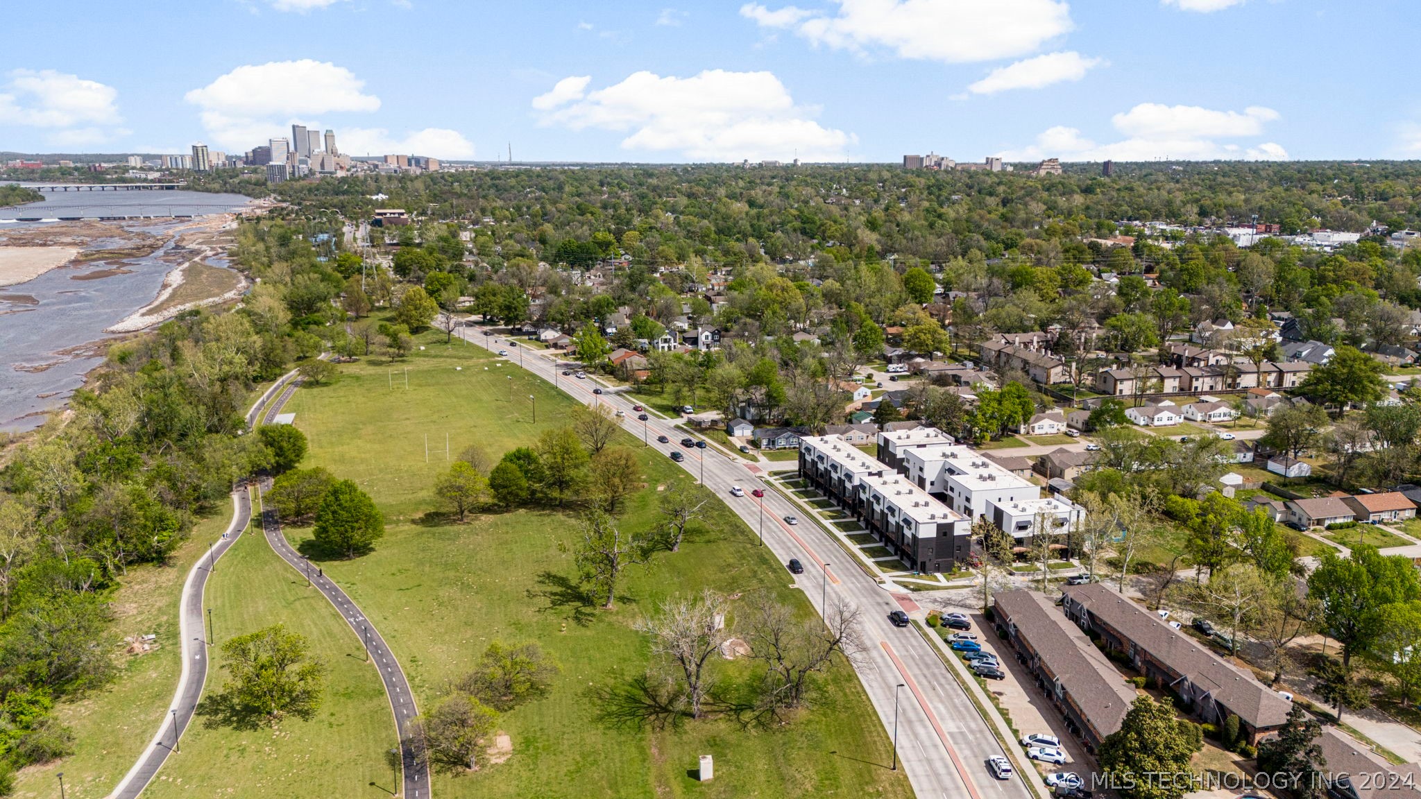 3749 S Riverside Drive 3749