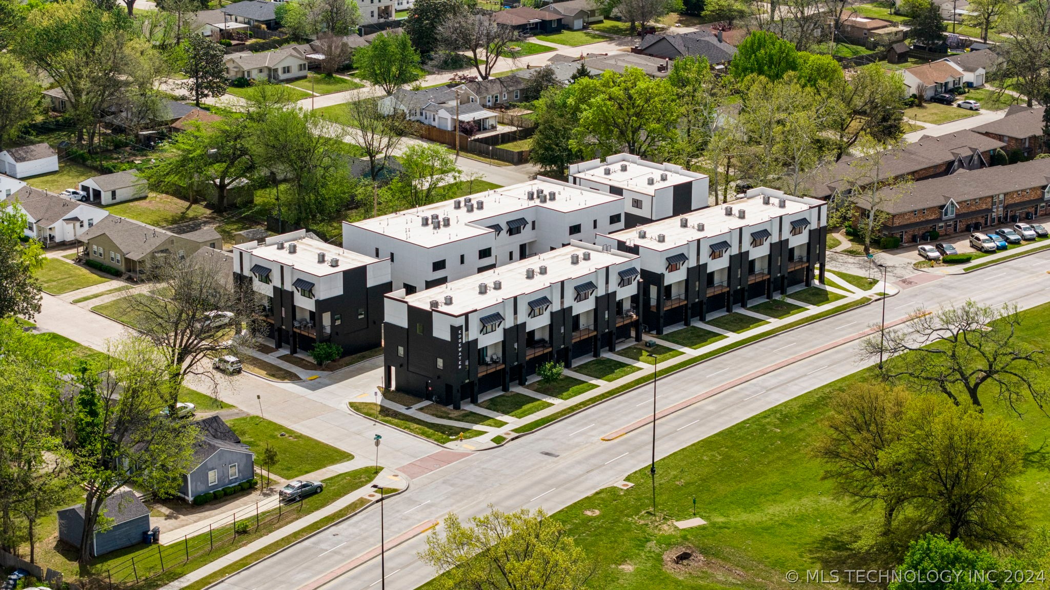 3749 S Riverside Drive 3749