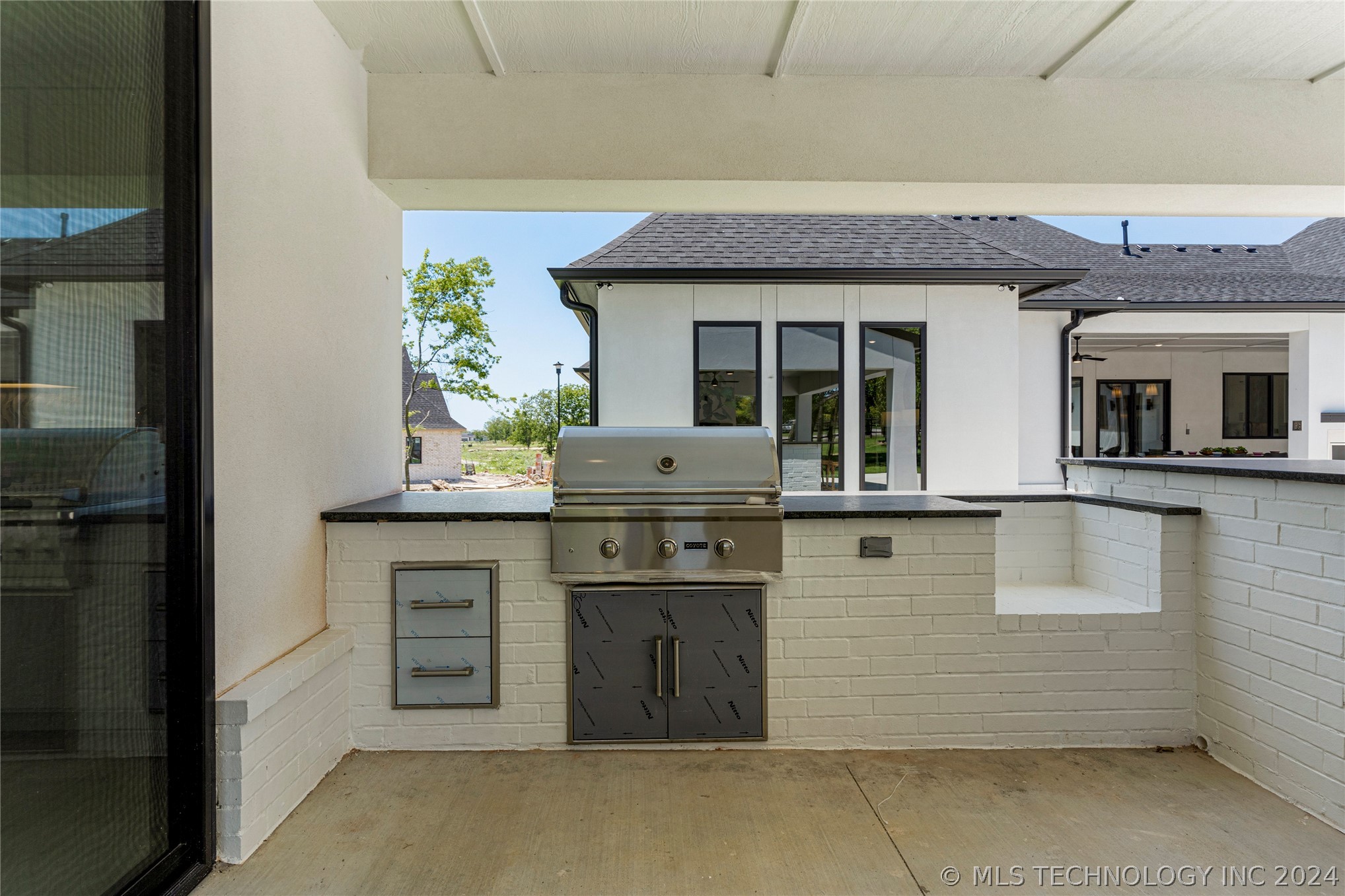 6541 N White Tail Cove