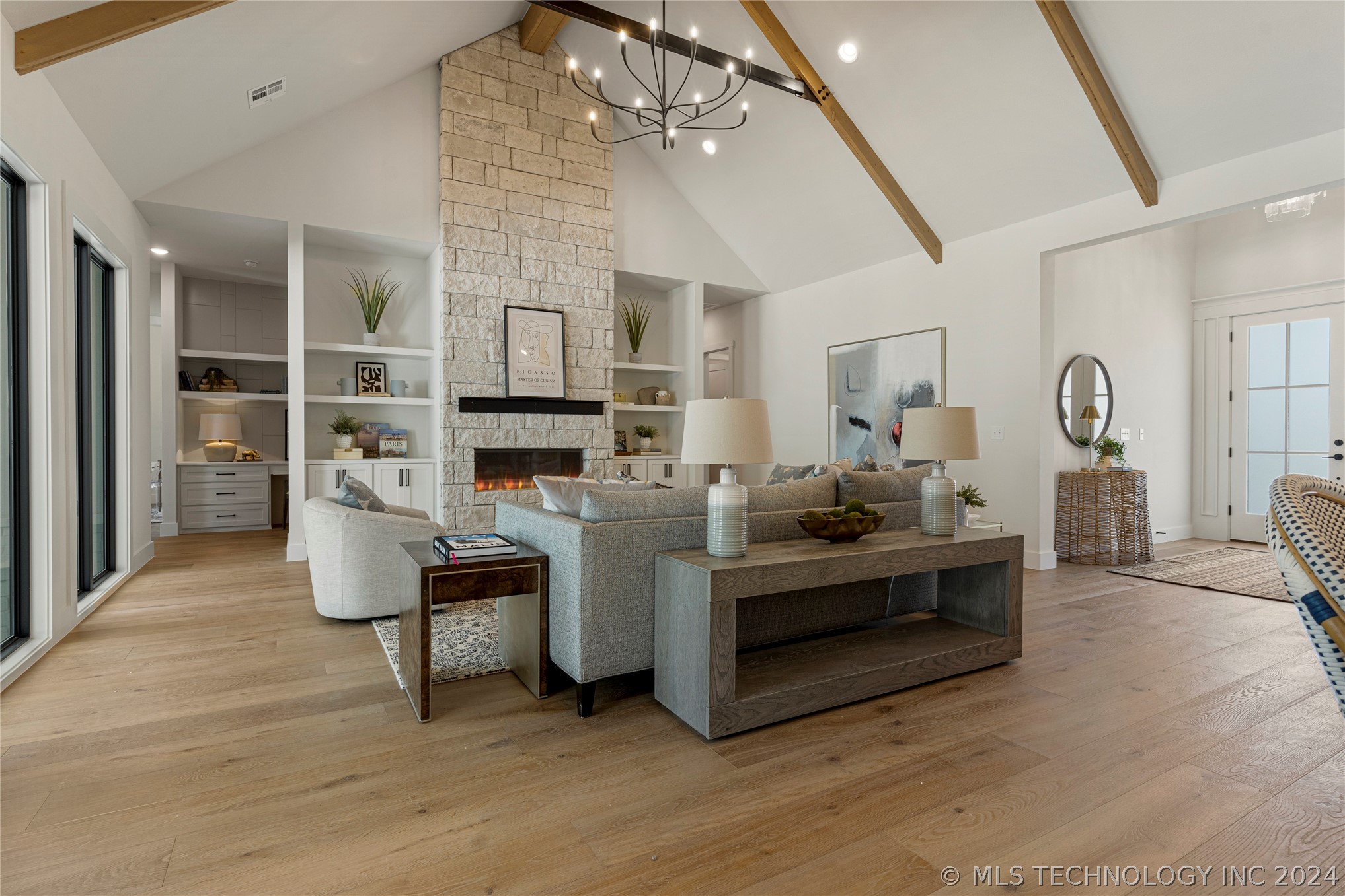 6541 N White Tail Cove