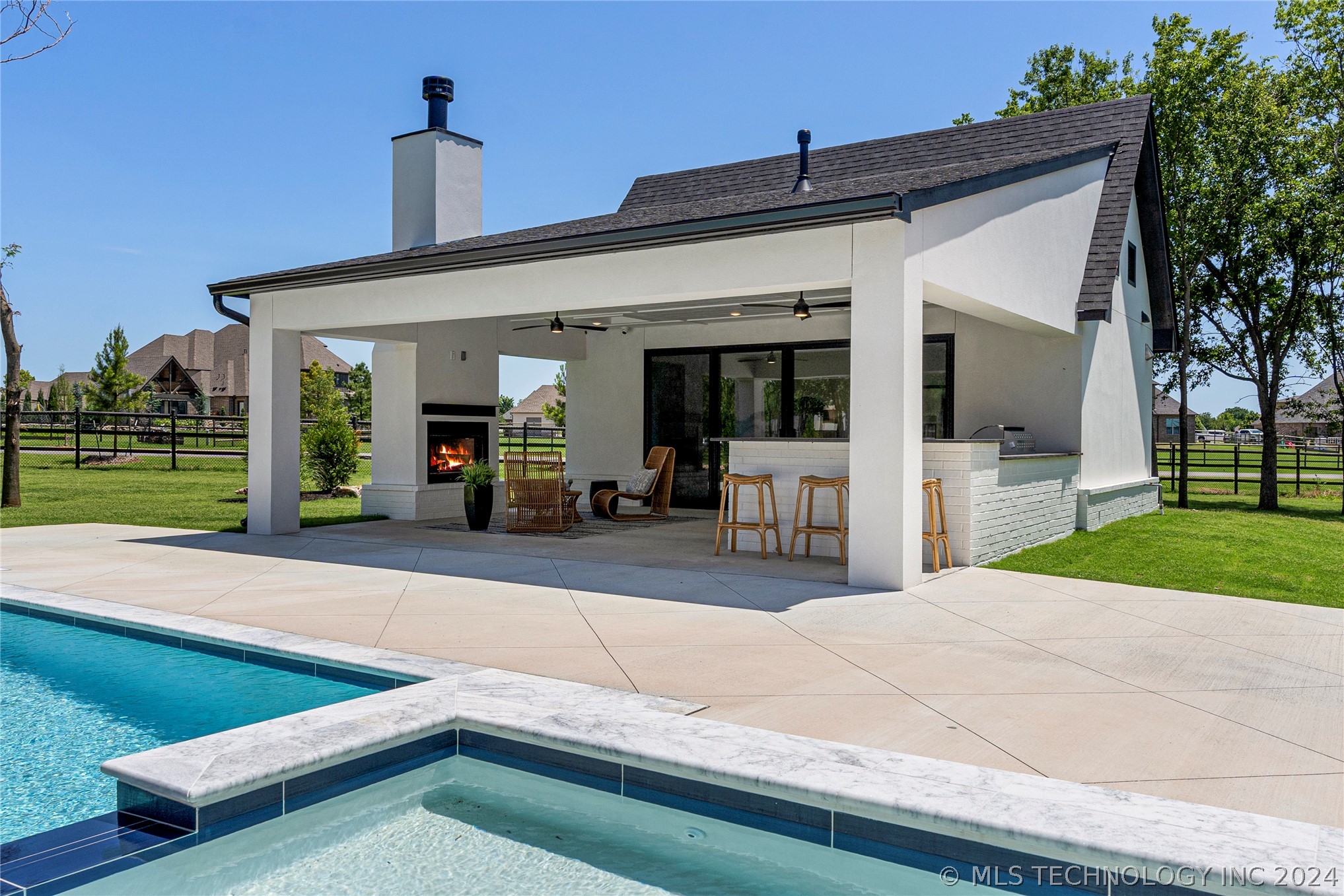 6541 N White Tail Cove