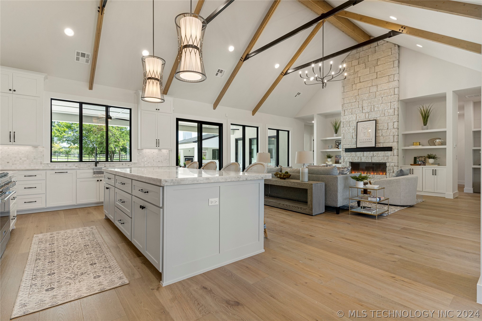 6541 N White Tail Cove