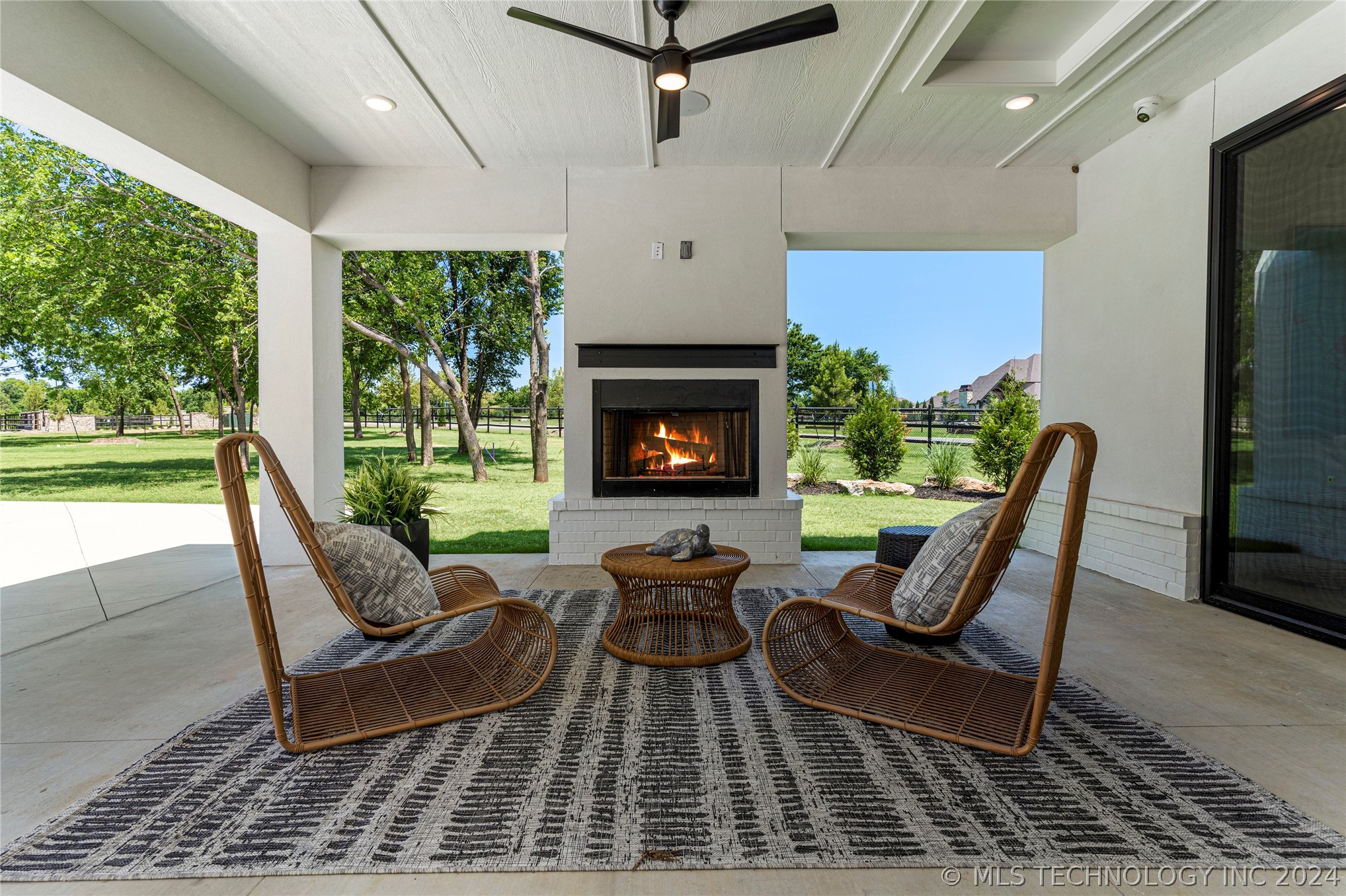 6541 N White Tail Cove