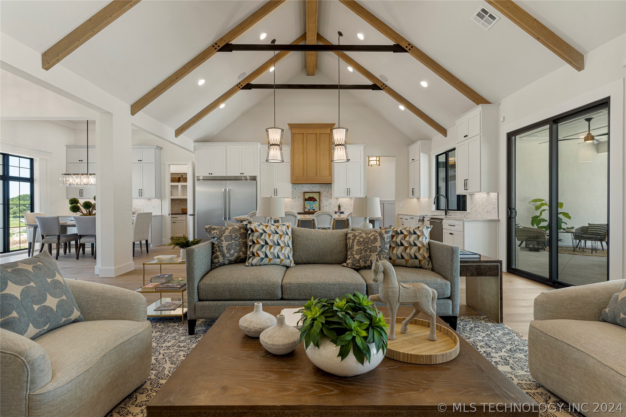 6541 N White Tail Cove