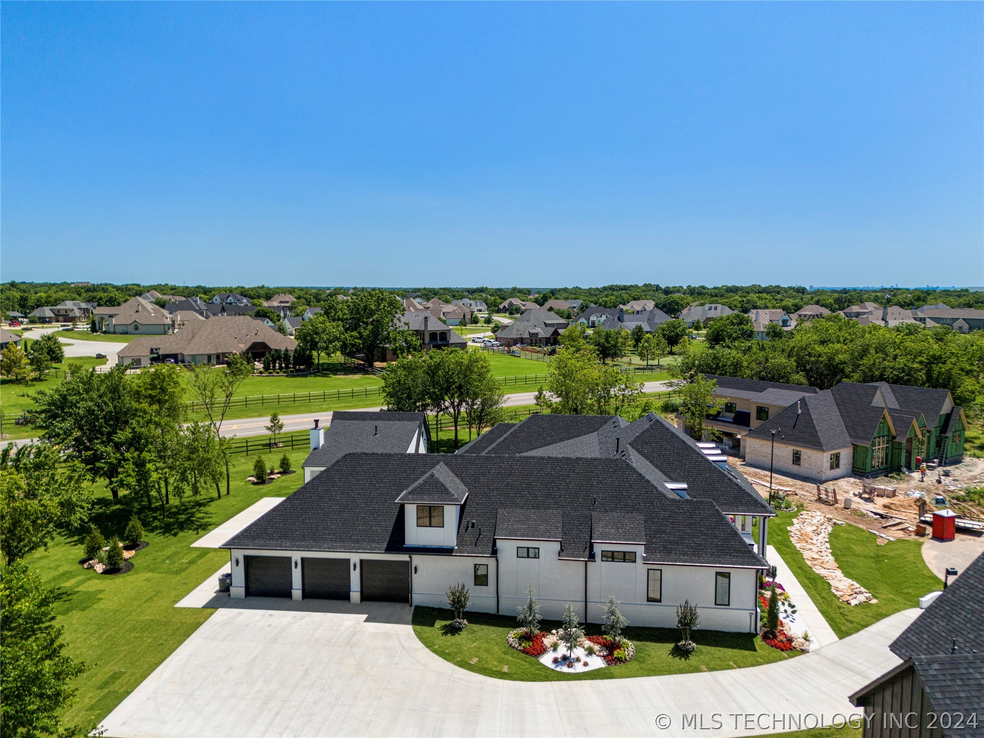 6541 N White Tail Cove