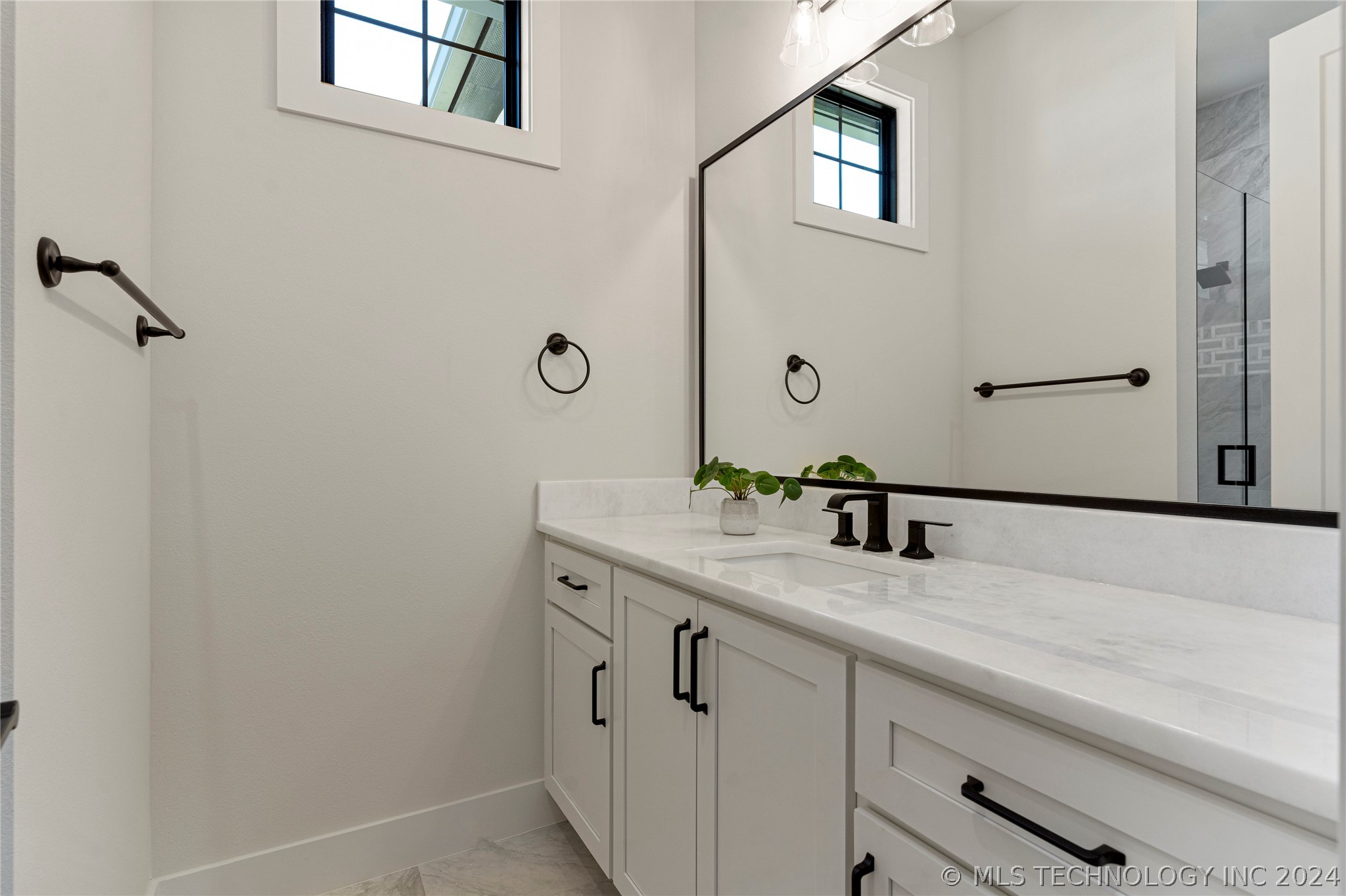 6541 N White Tail Cove