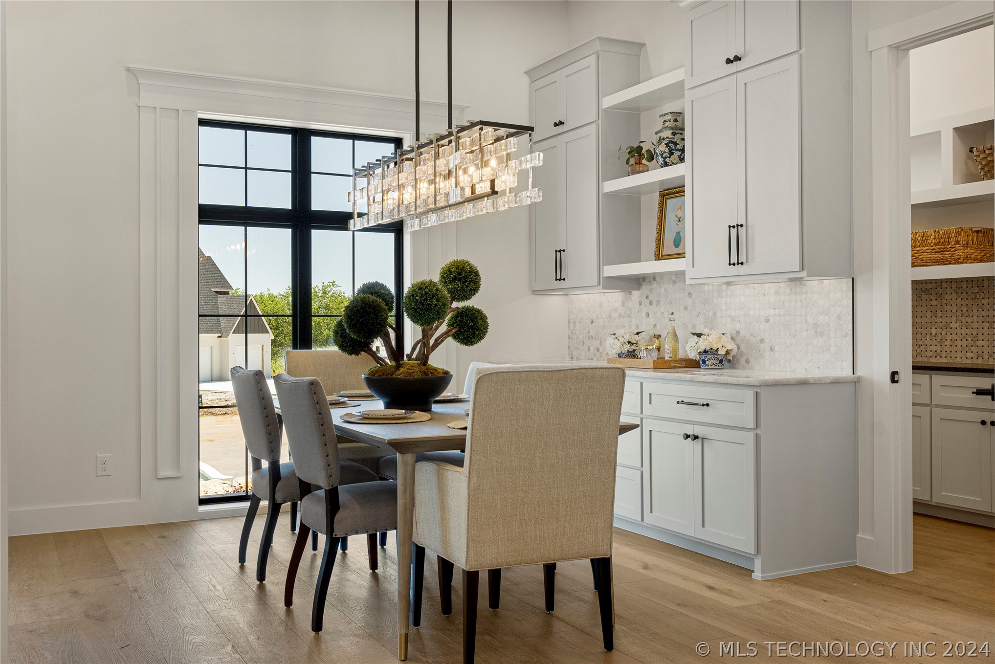 6541 N White Tail Cove