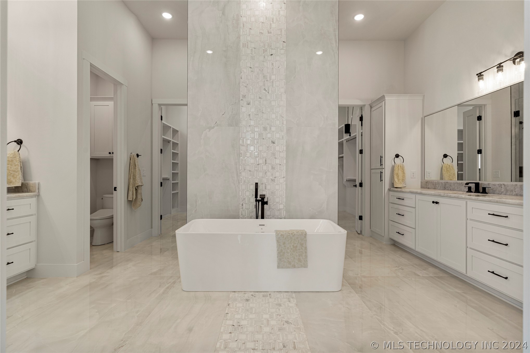 6541 N White Tail Cove