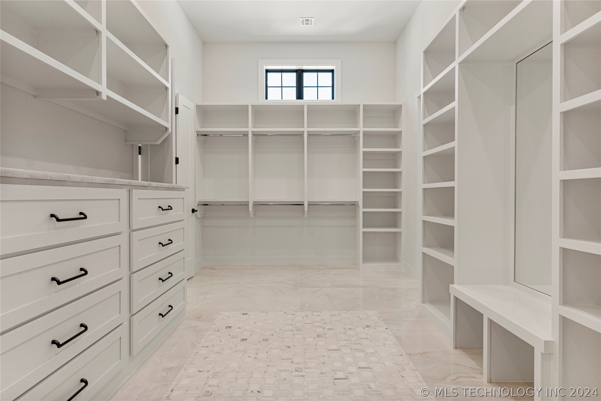 6541 N White Tail Cove