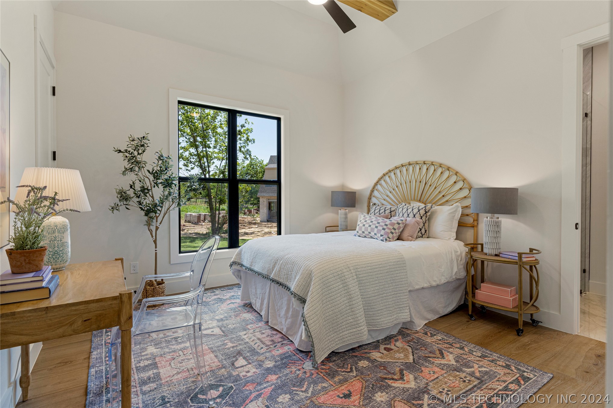 6541 N White Tail Cove