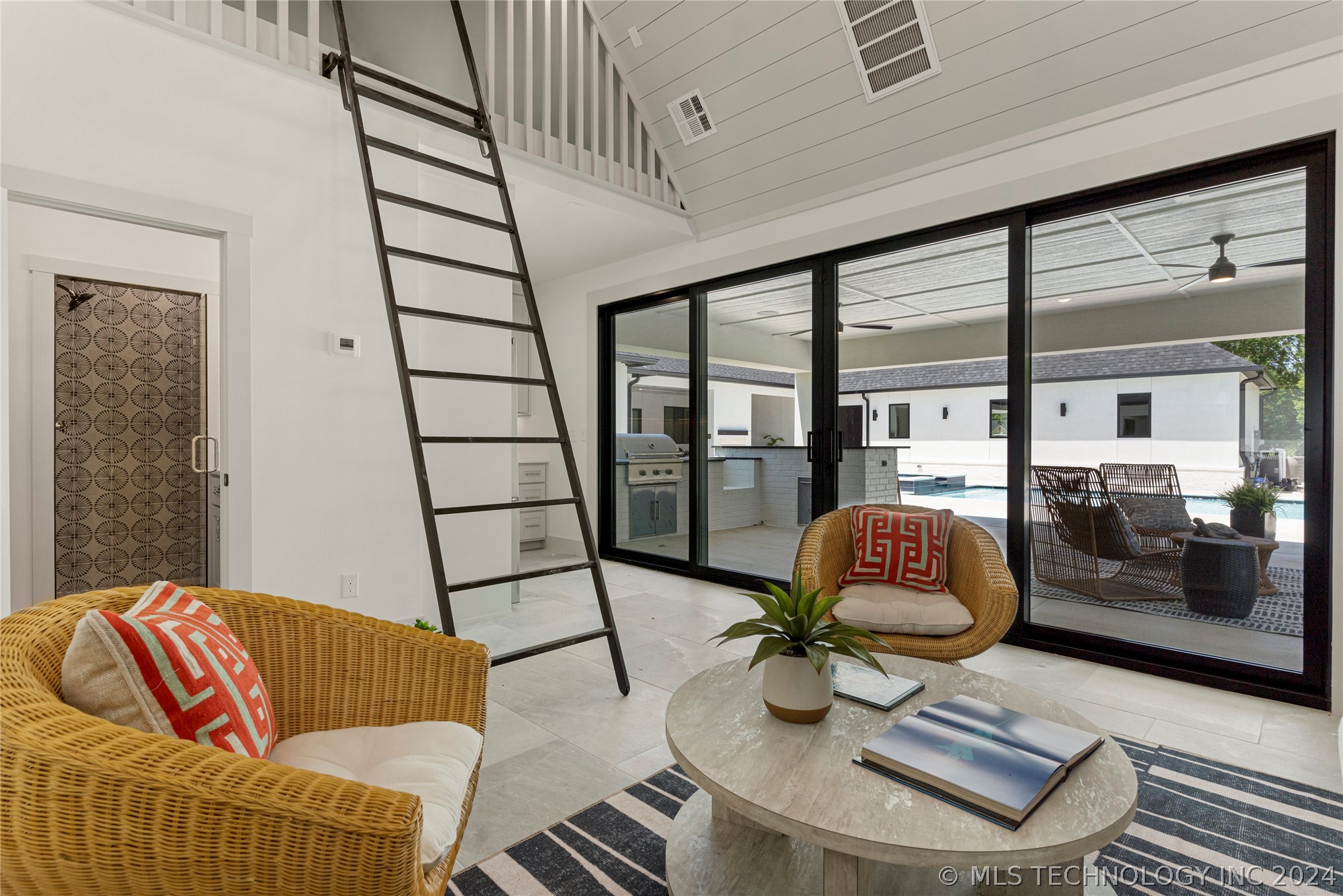 6541 N White Tail Cove