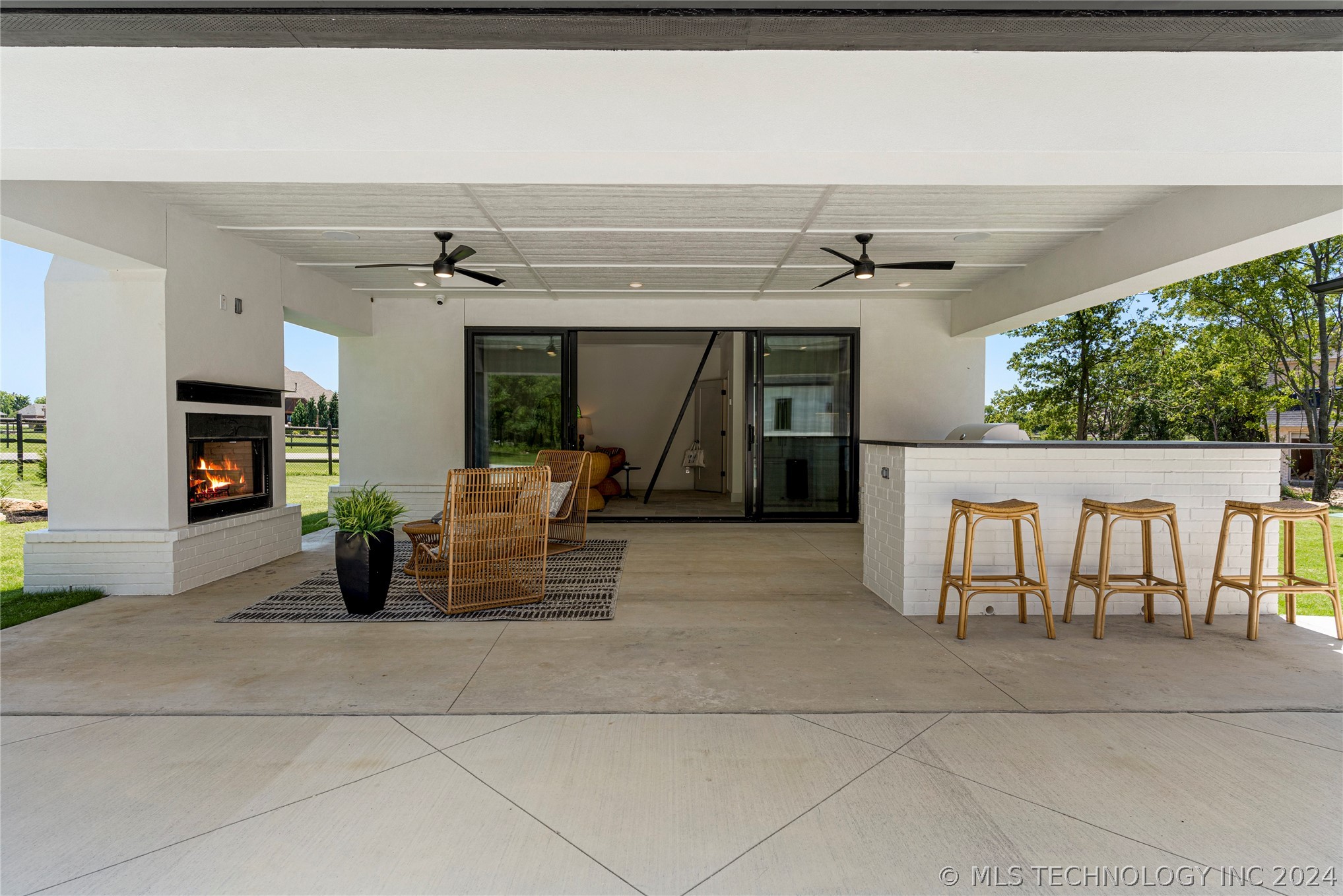 6541 N White Tail Cove