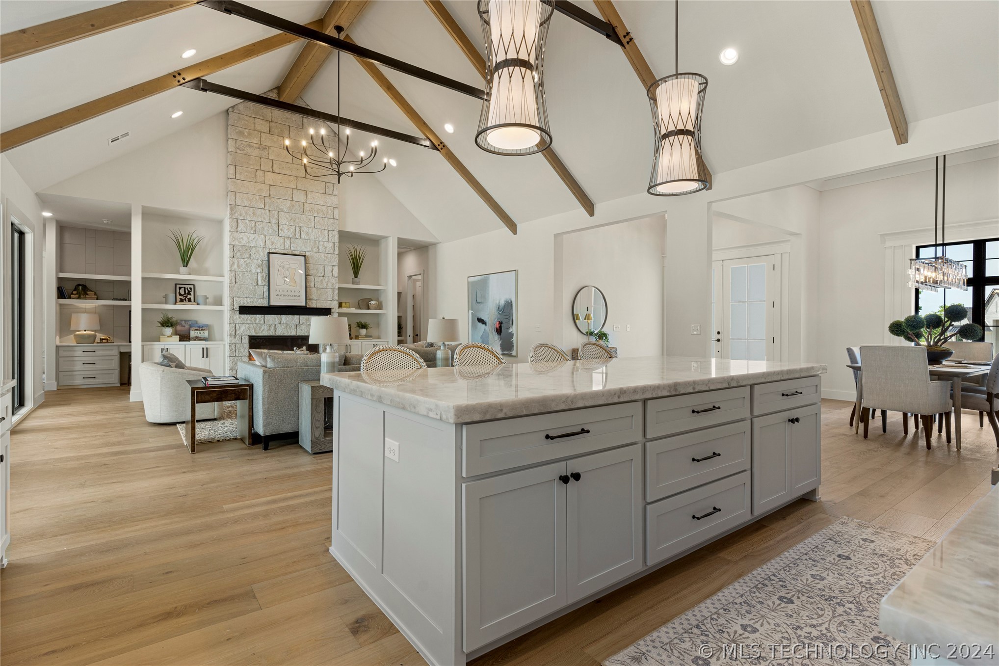 6541 N White Tail Cove