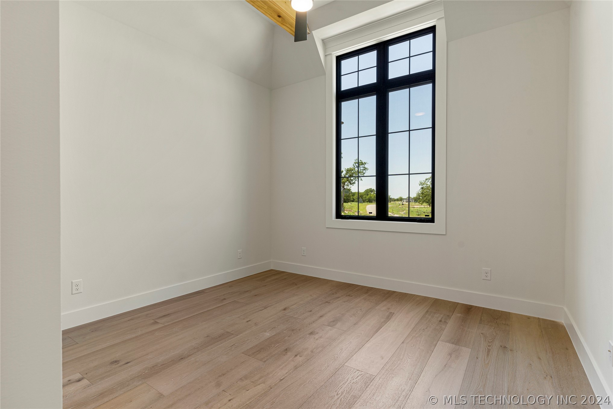 6541 N White Tail Cove