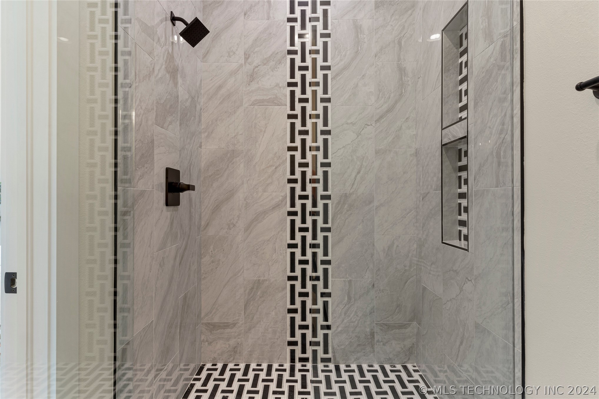 6541 N White Tail Cove