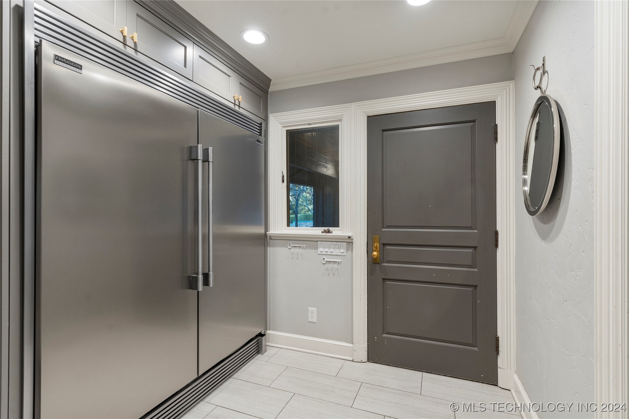 6825 S Delaware Avenue