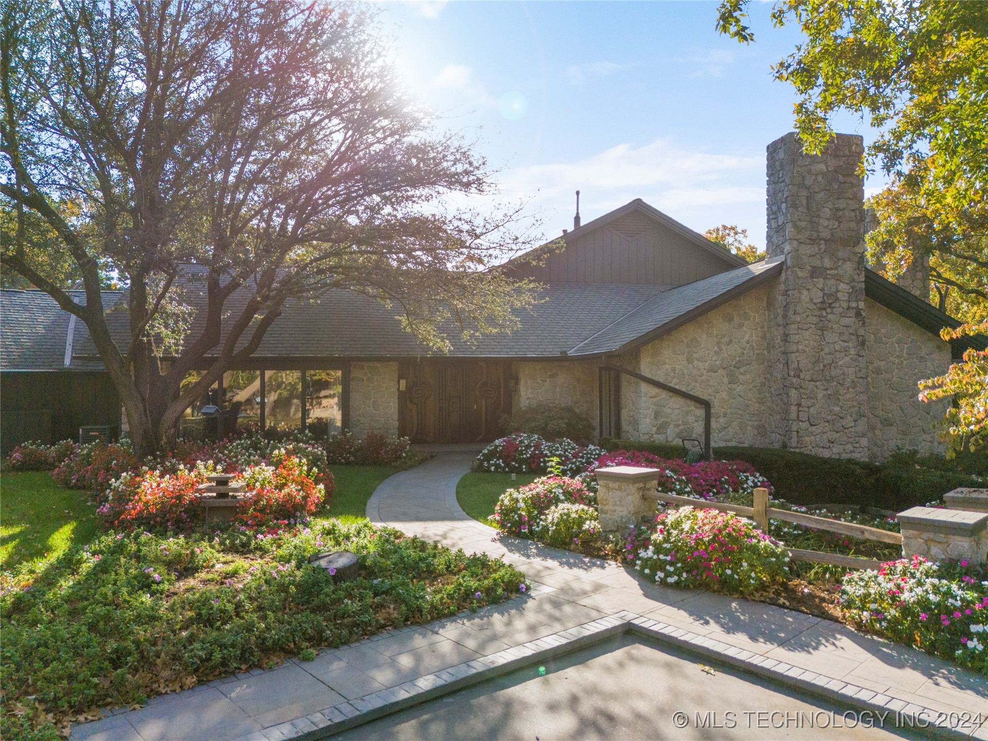 6825 S Delaware Avenue