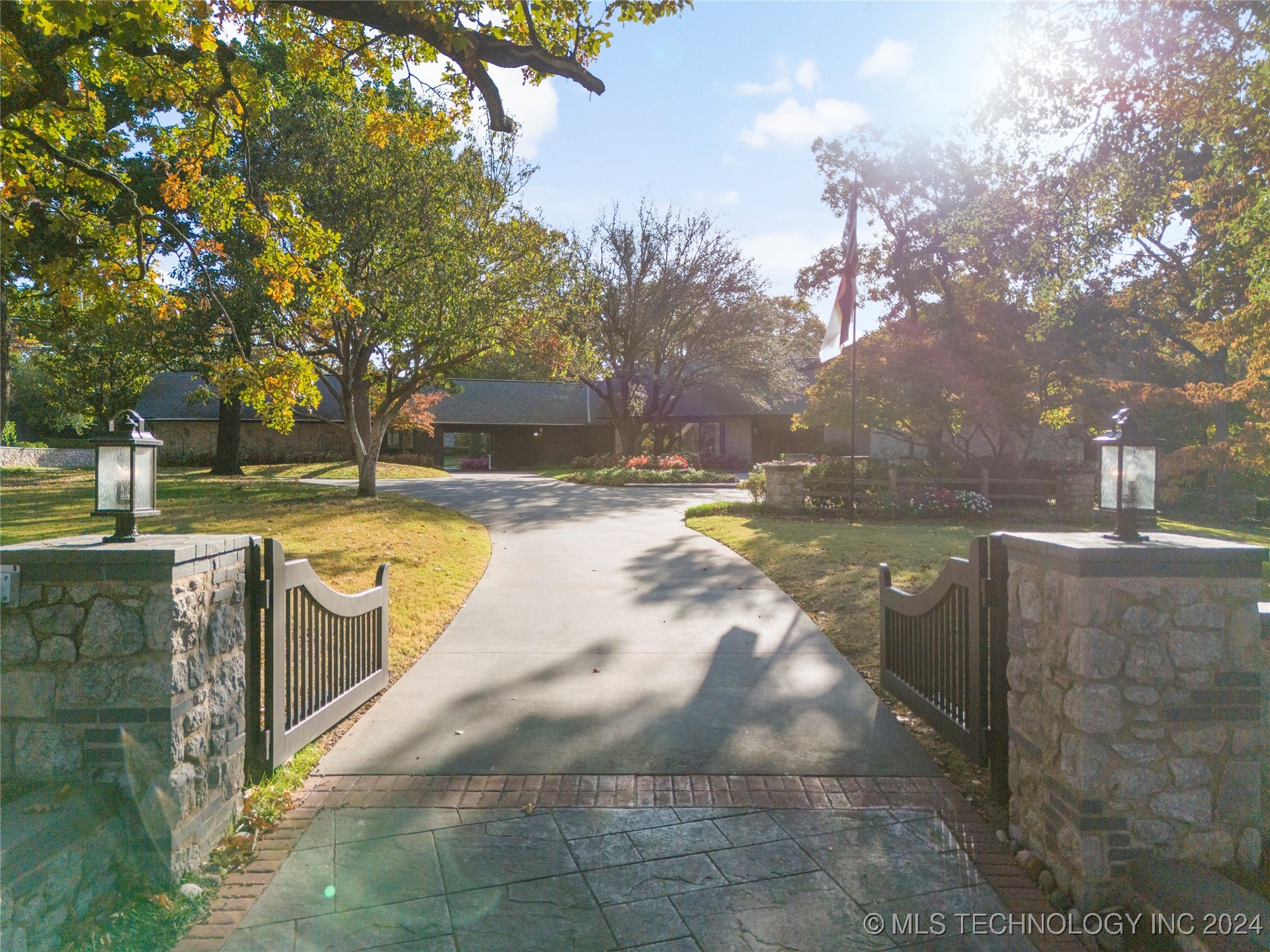 6825 S Delaware Avenue