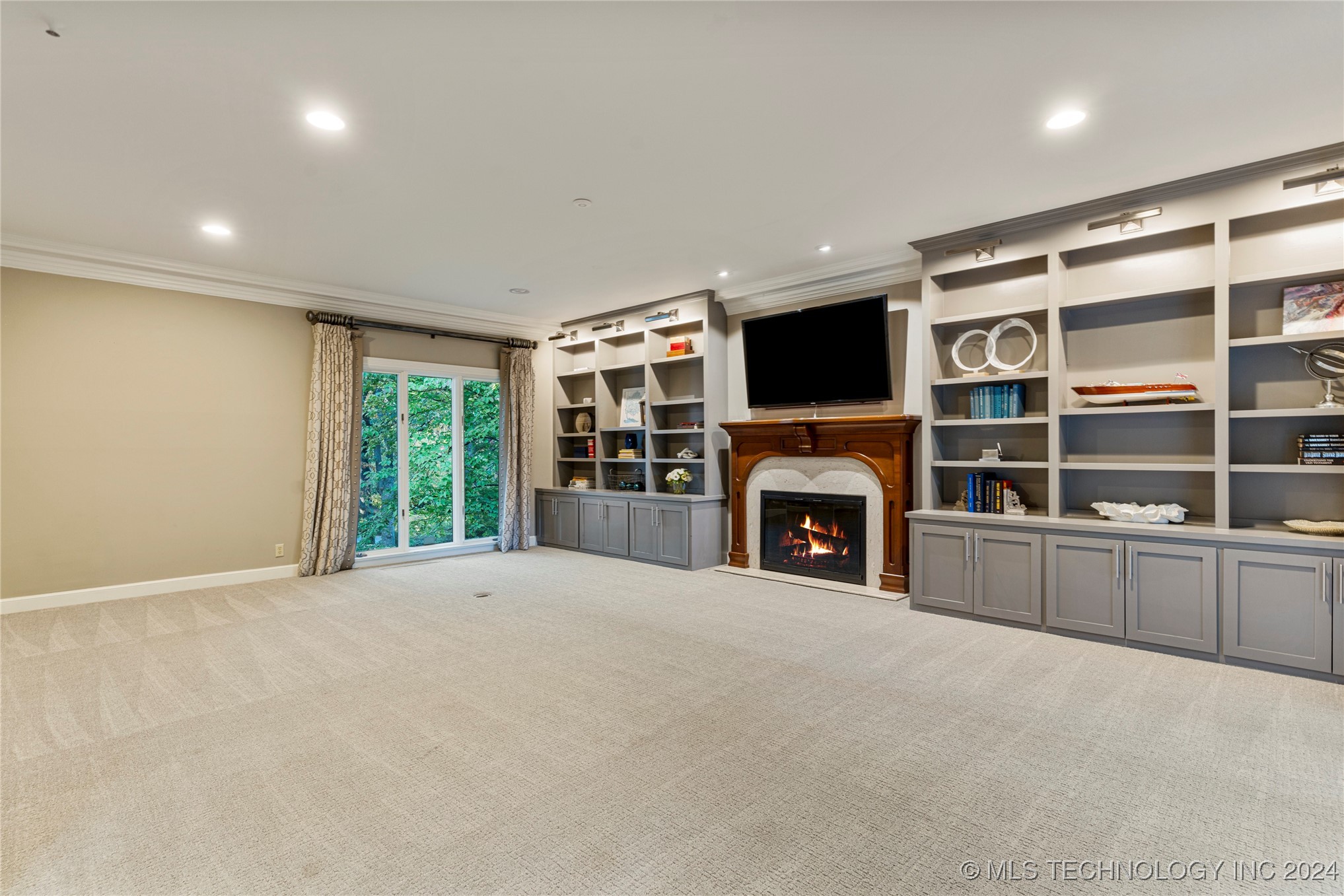 6825 S Delaware Avenue