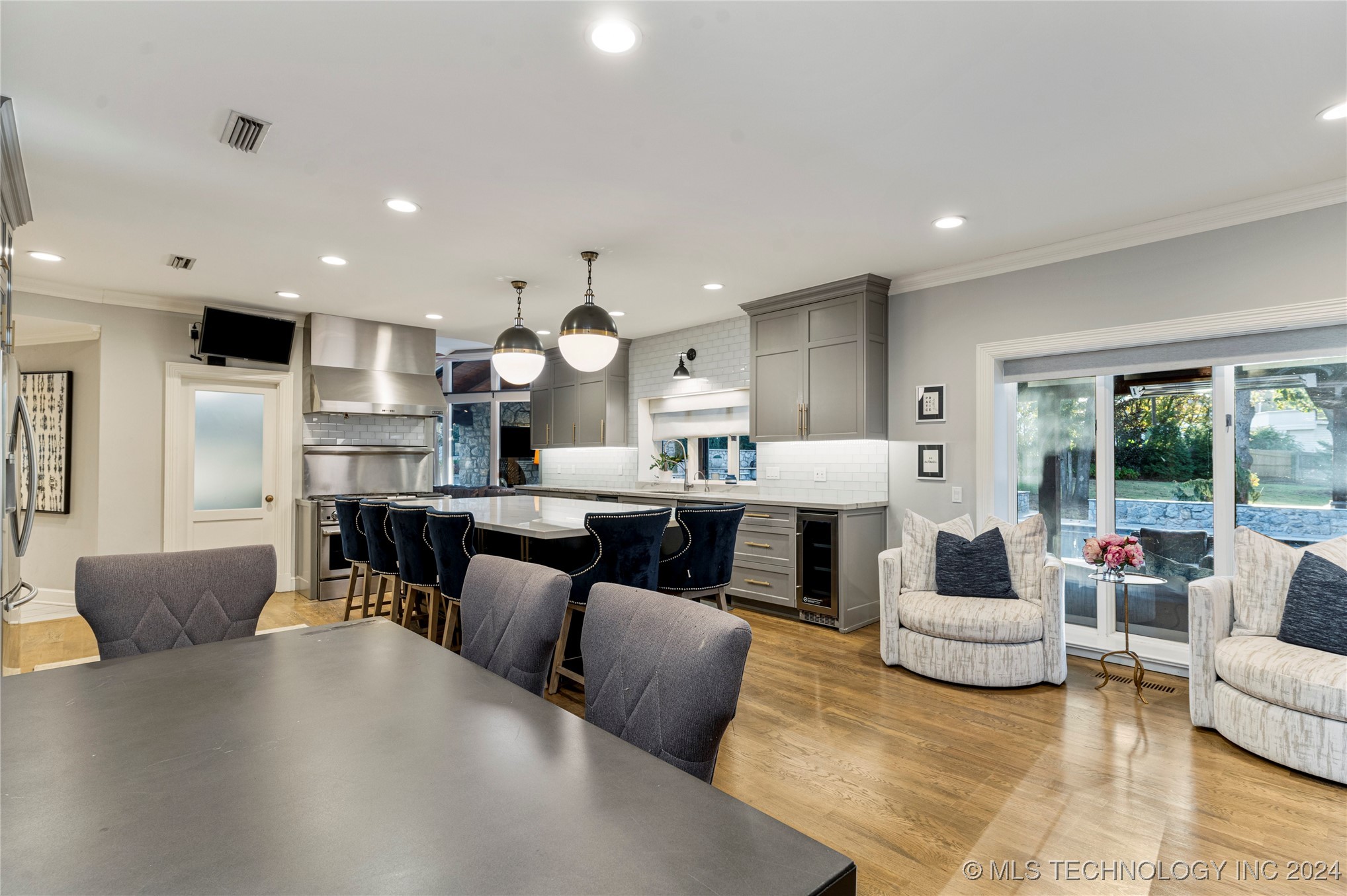 6825 S Delaware Avenue