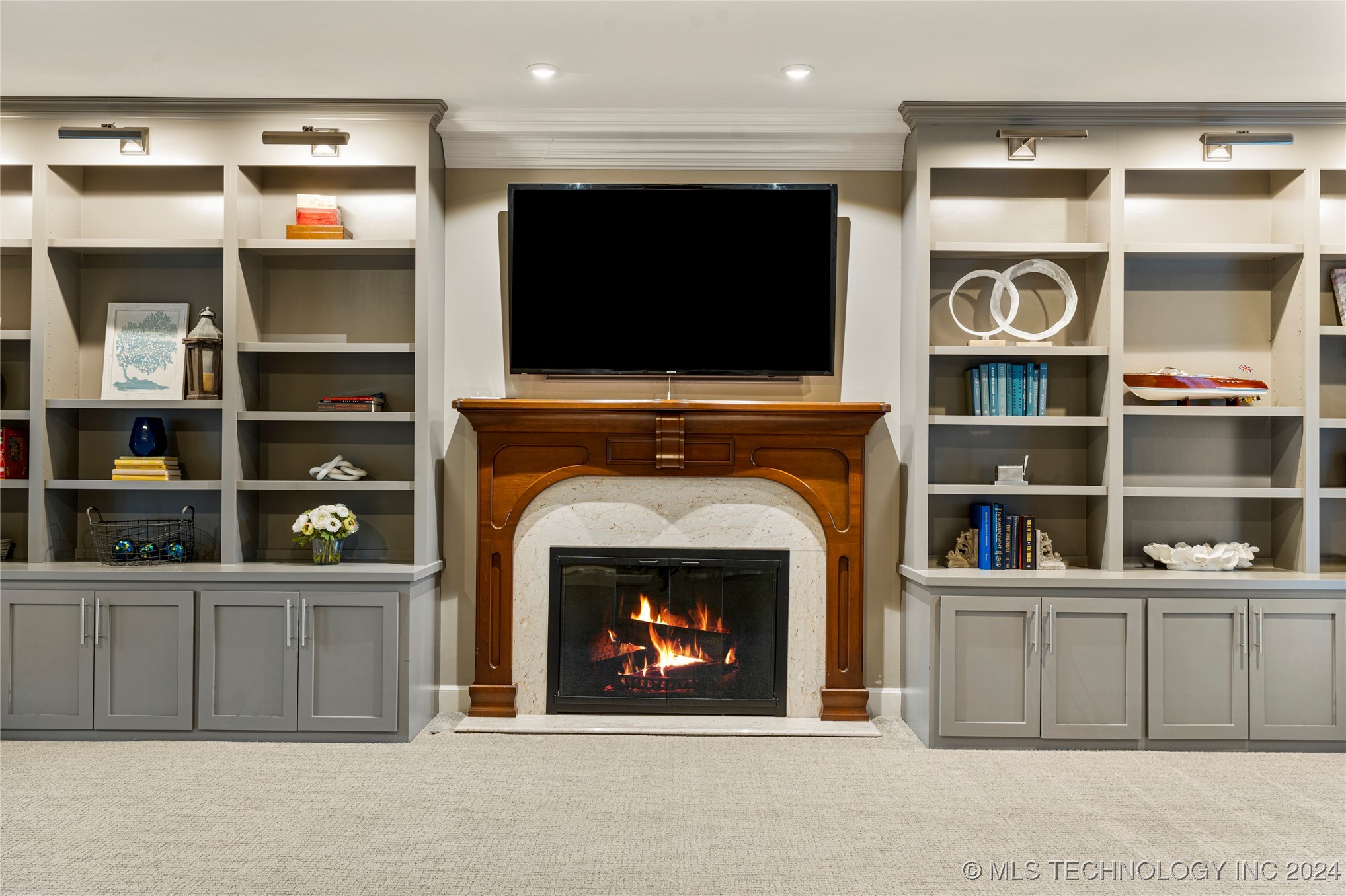 6825 S Delaware Avenue