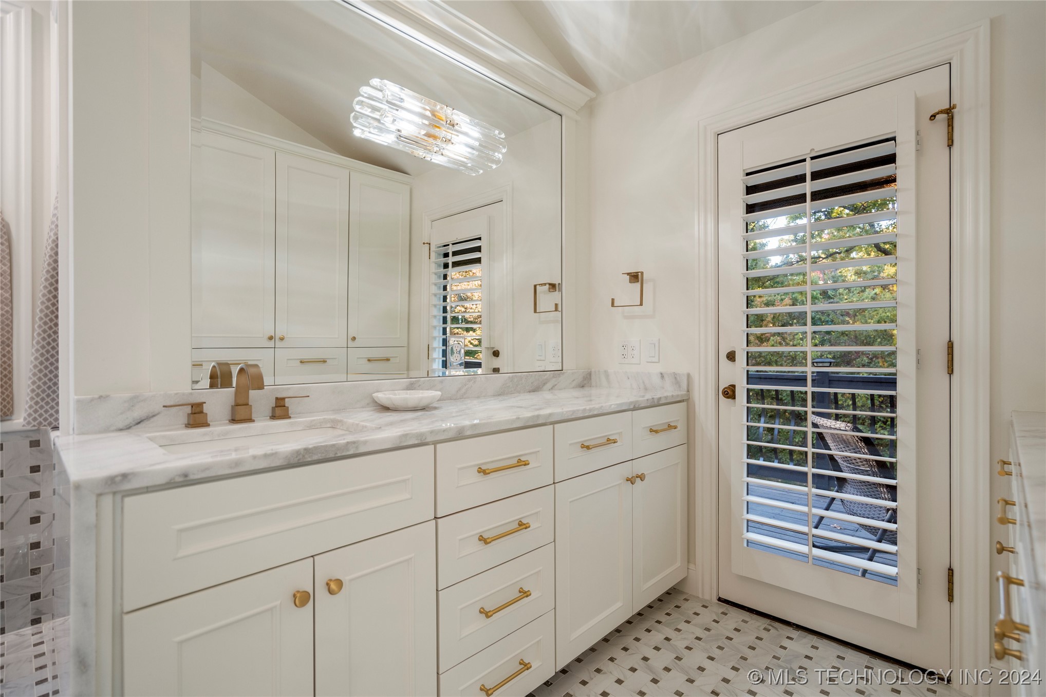 6825 S Delaware Avenue