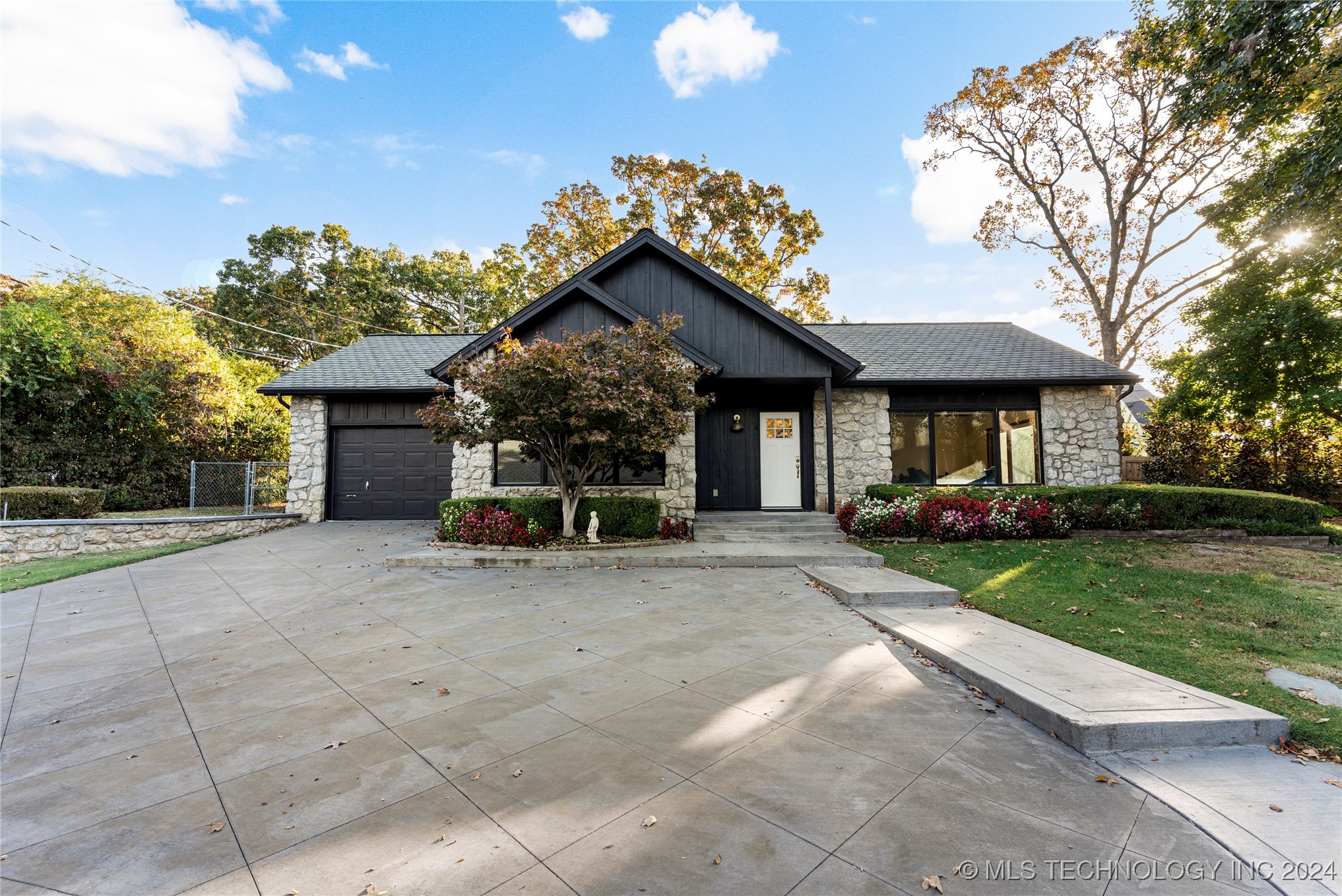 6825 S Delaware Avenue