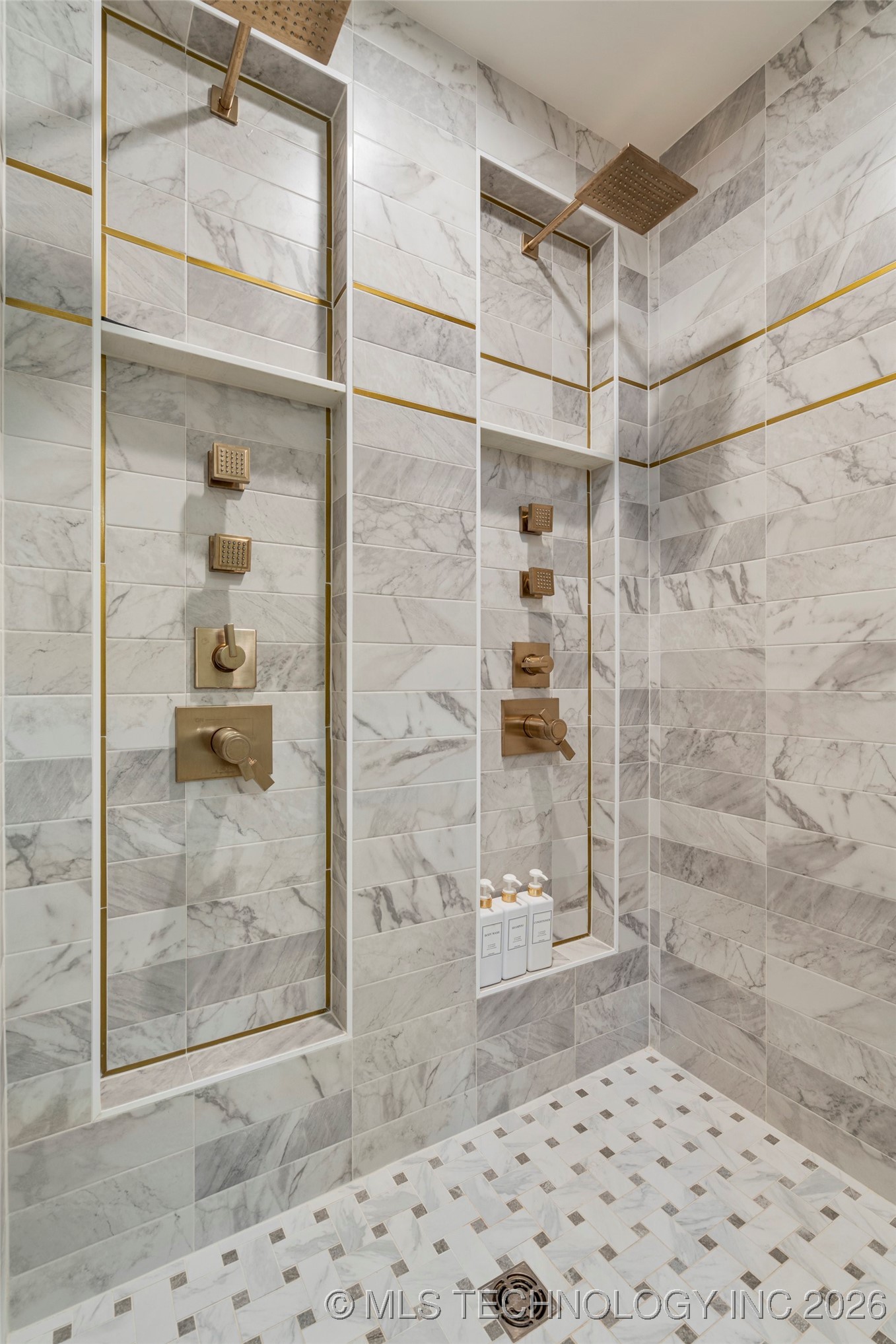 6825 S Delaware Avenue