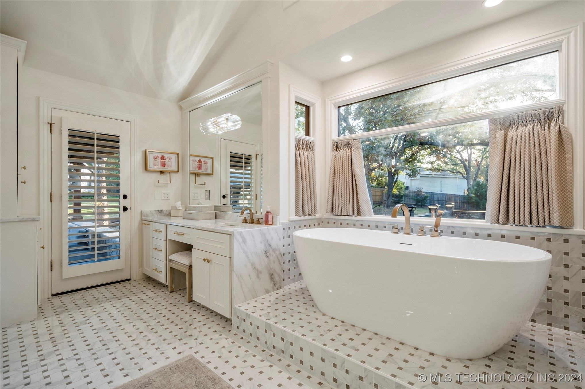 6825 S Delaware Avenue