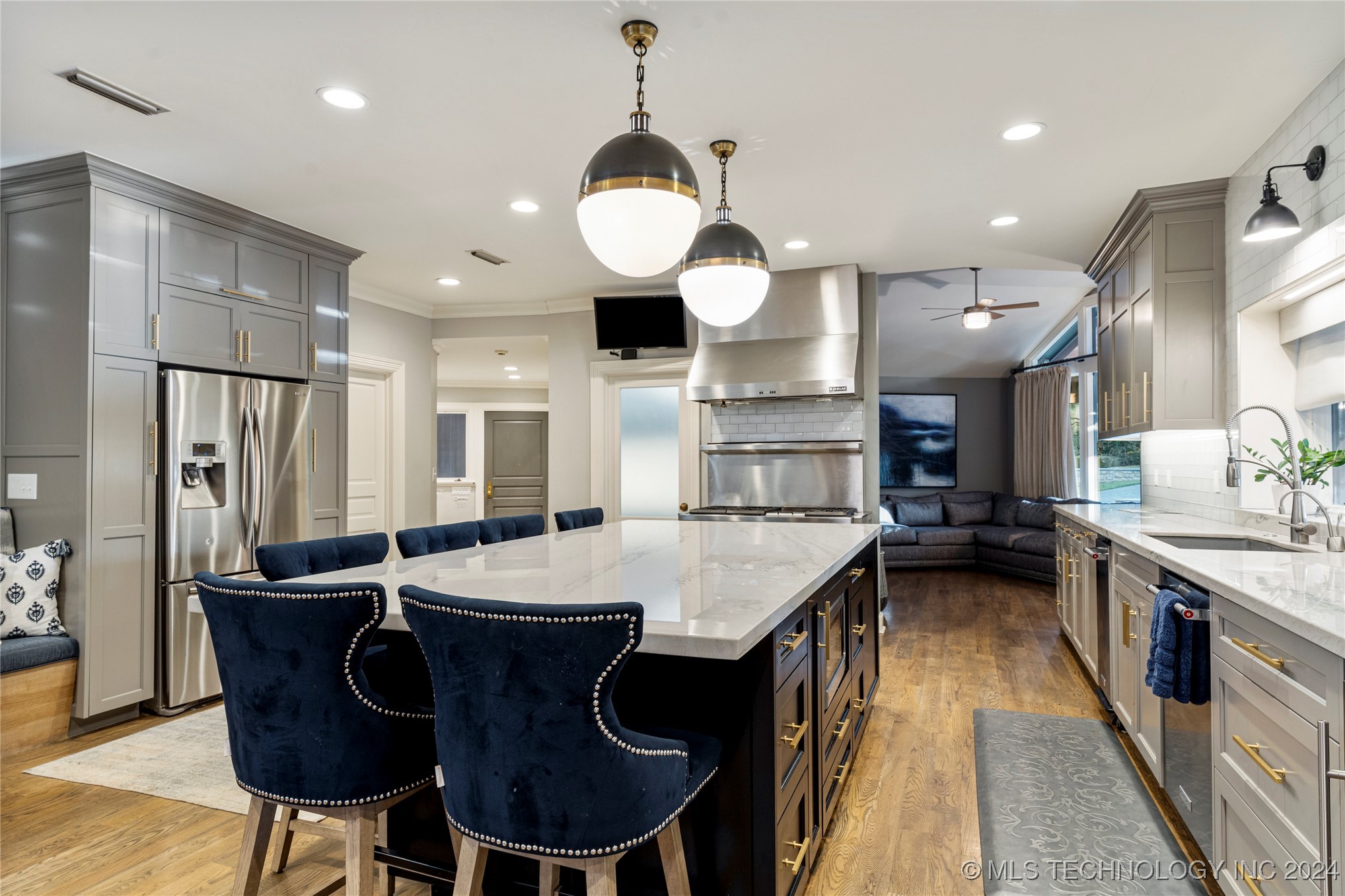 6825 S Delaware Avenue