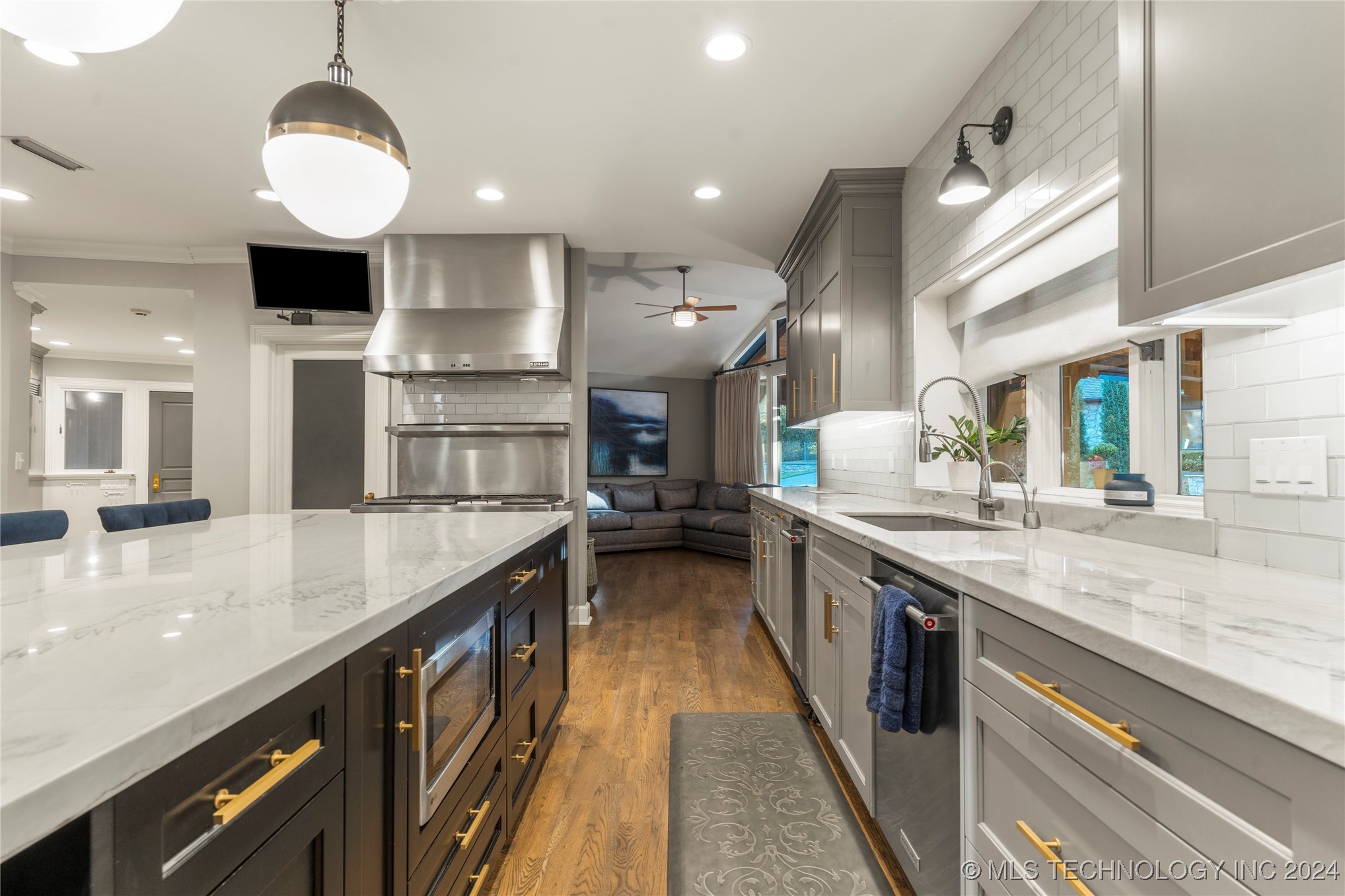 6825 S Delaware Avenue