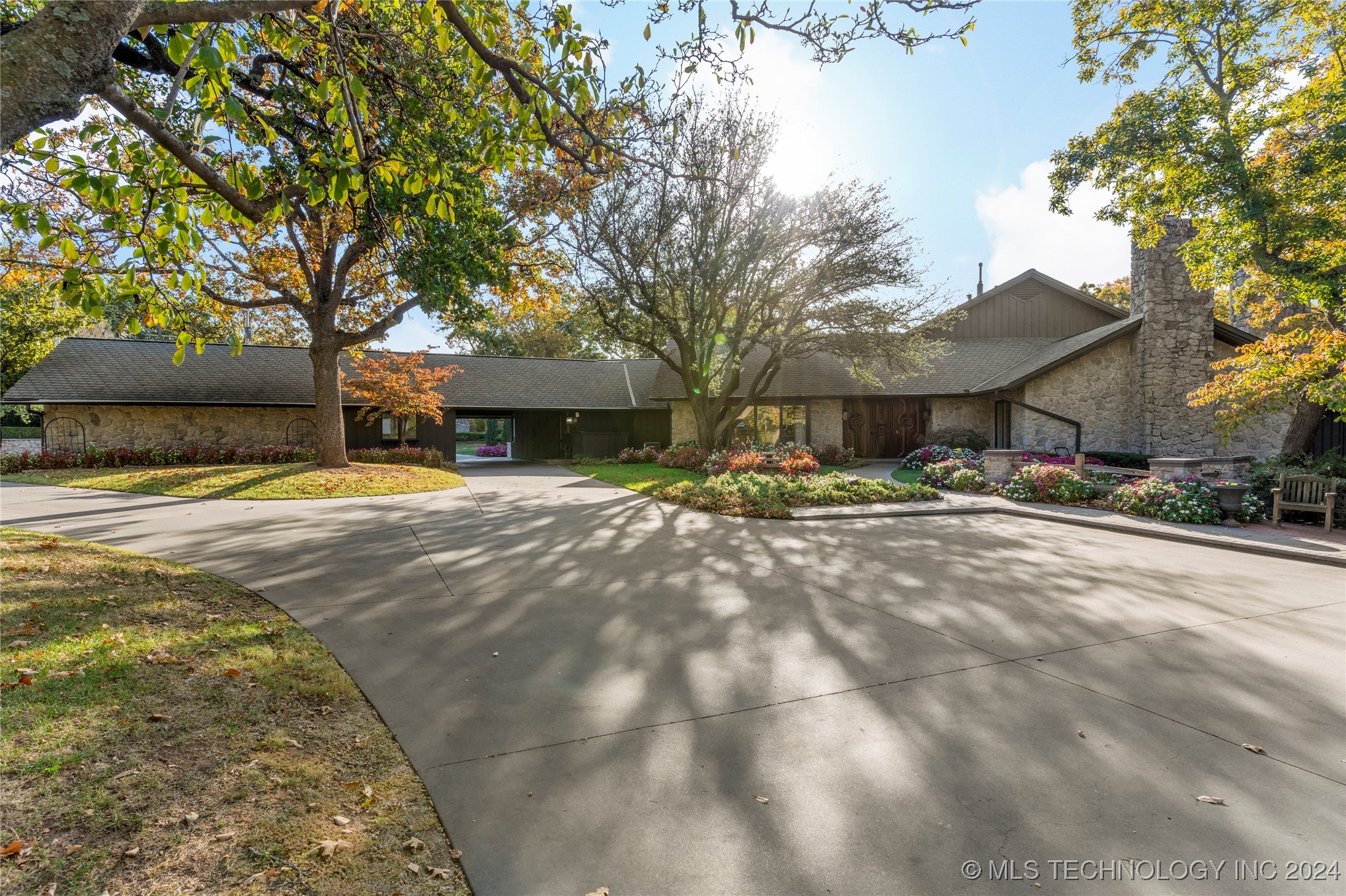 6825 S Delaware Avenue