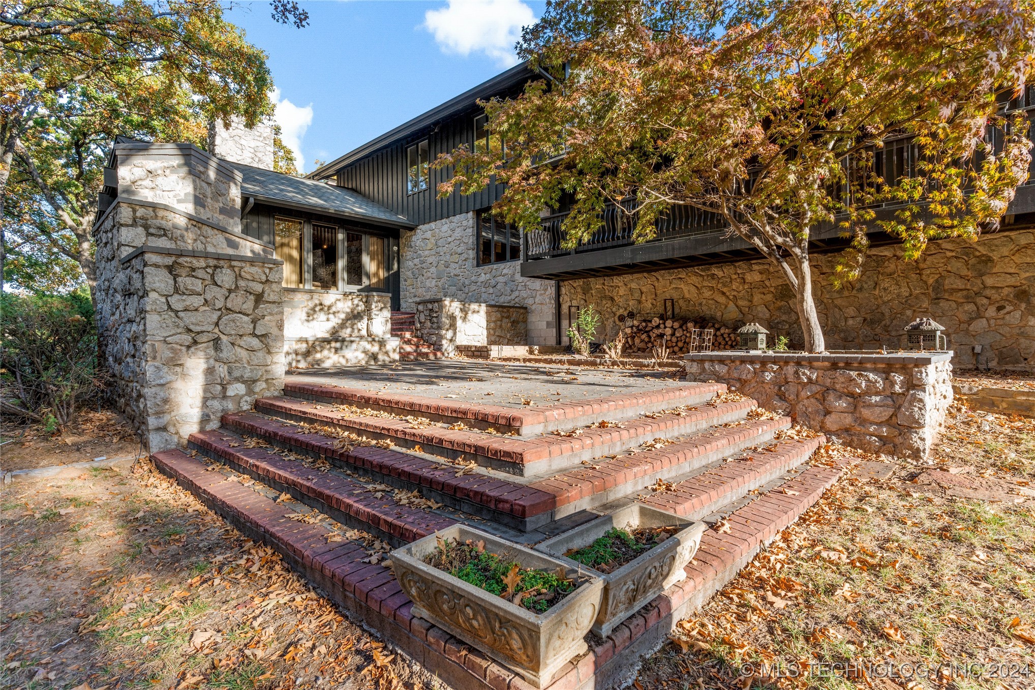 6825 S Delaware Avenue