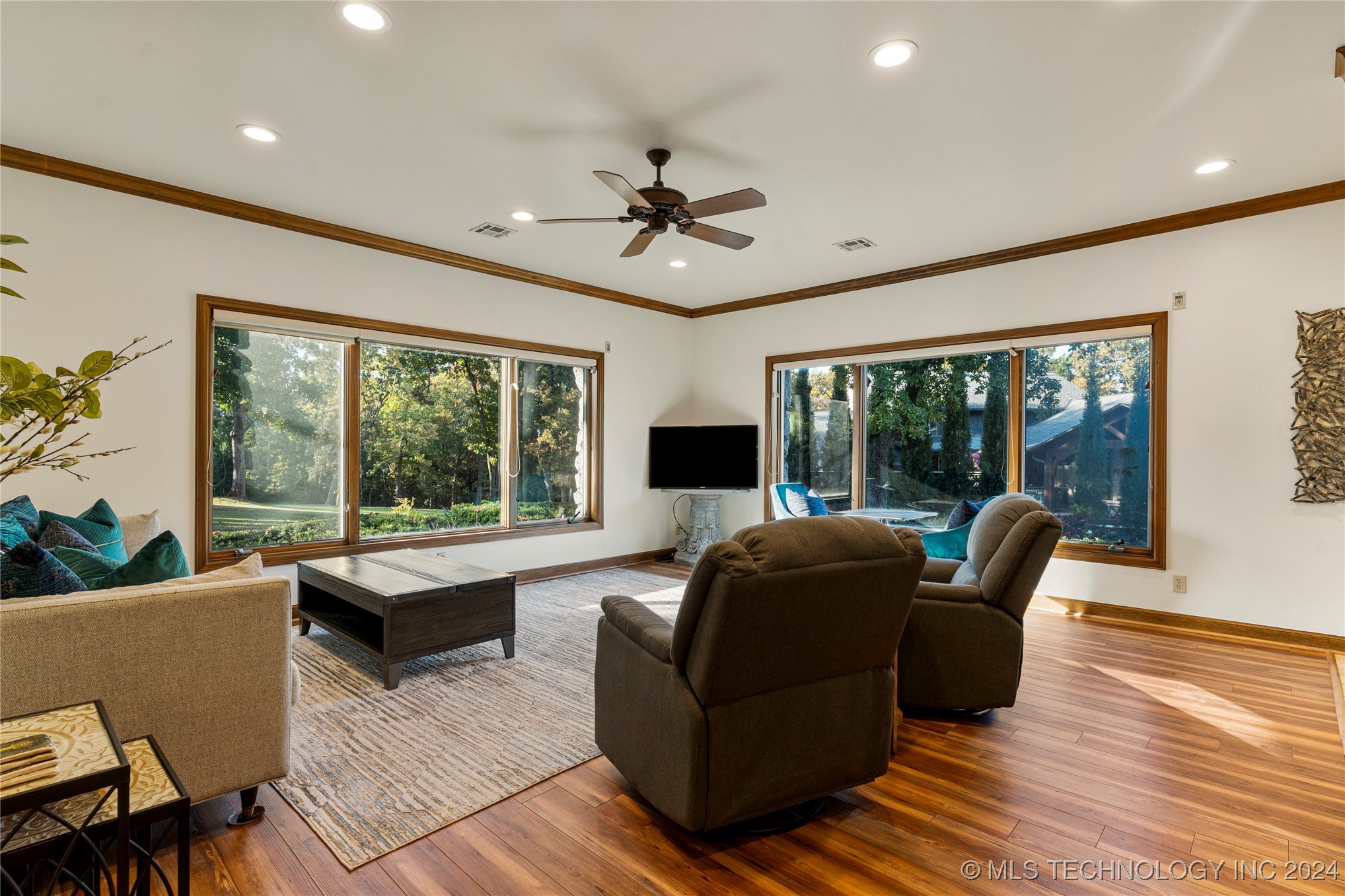 6825 S Delaware Avenue