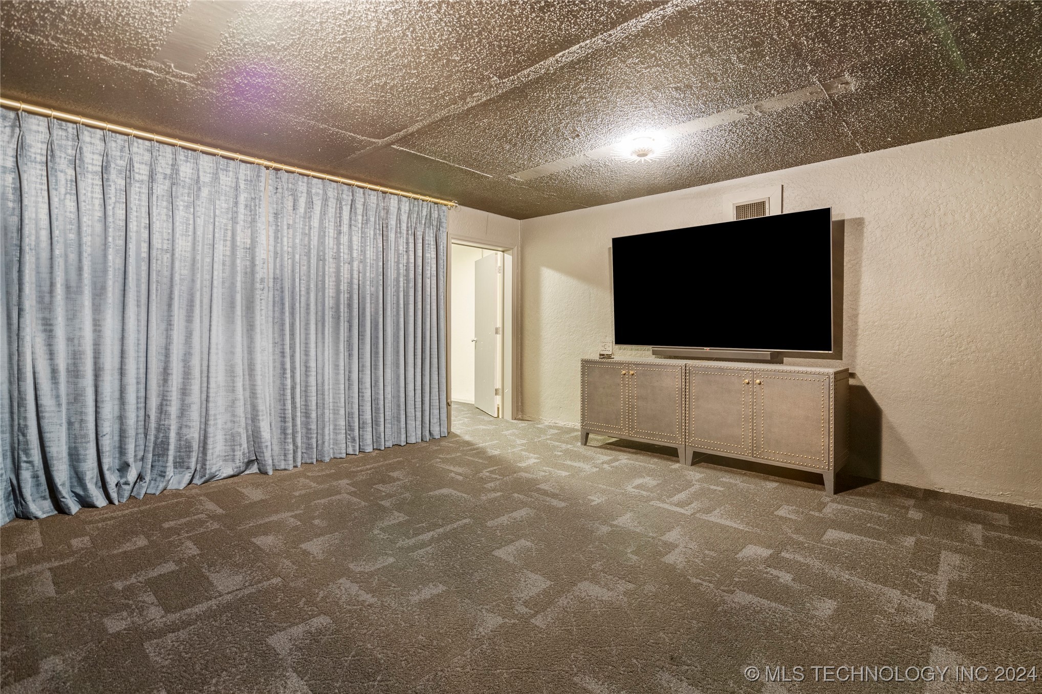 6825 S Delaware Avenue