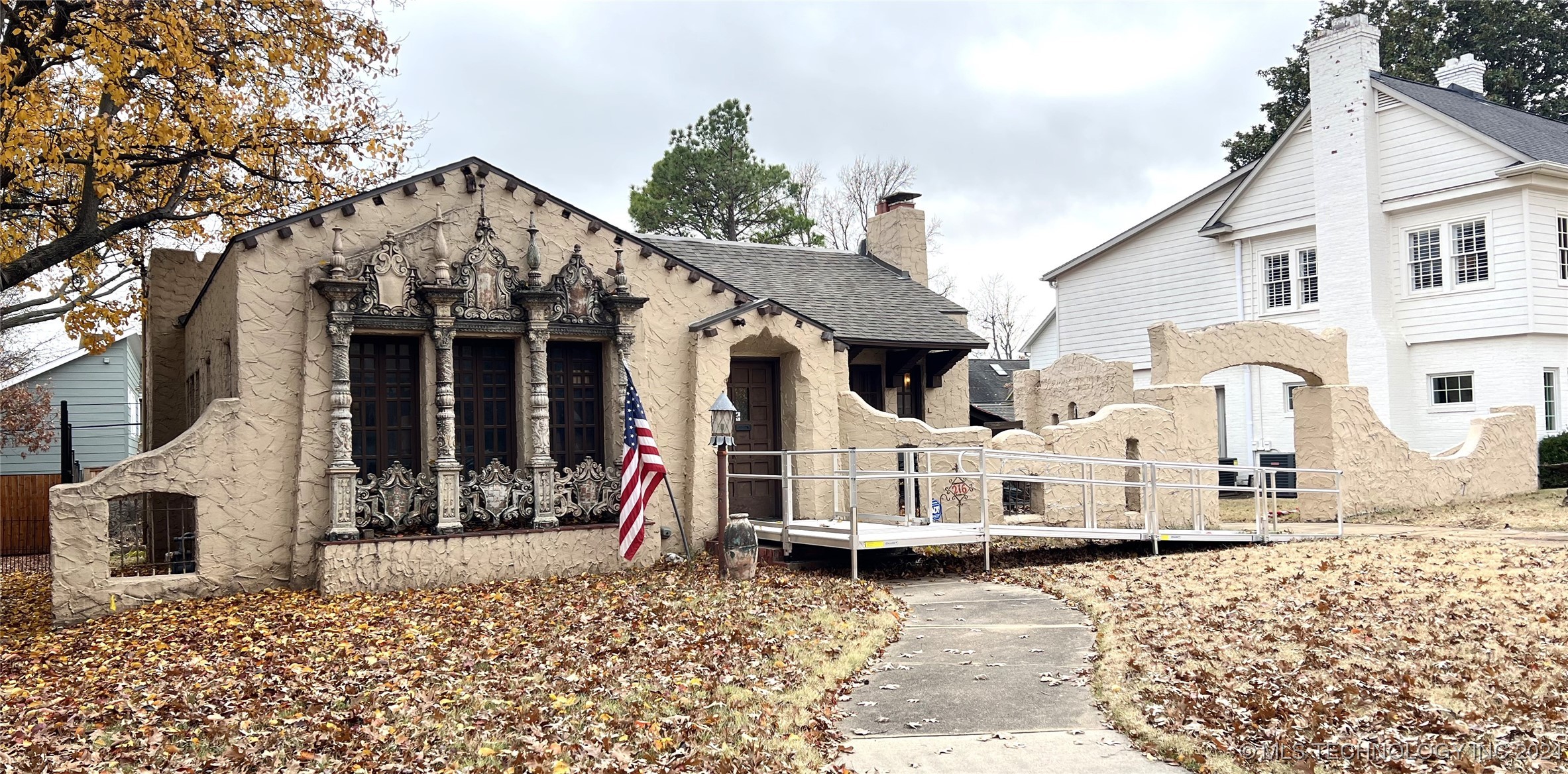 216 E Hazel Boulevard