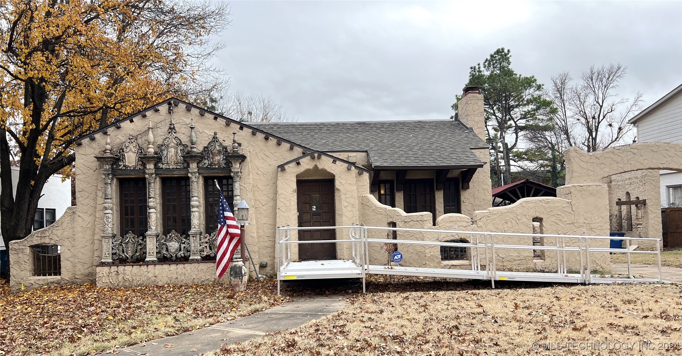 216 E Hazel Boulevard