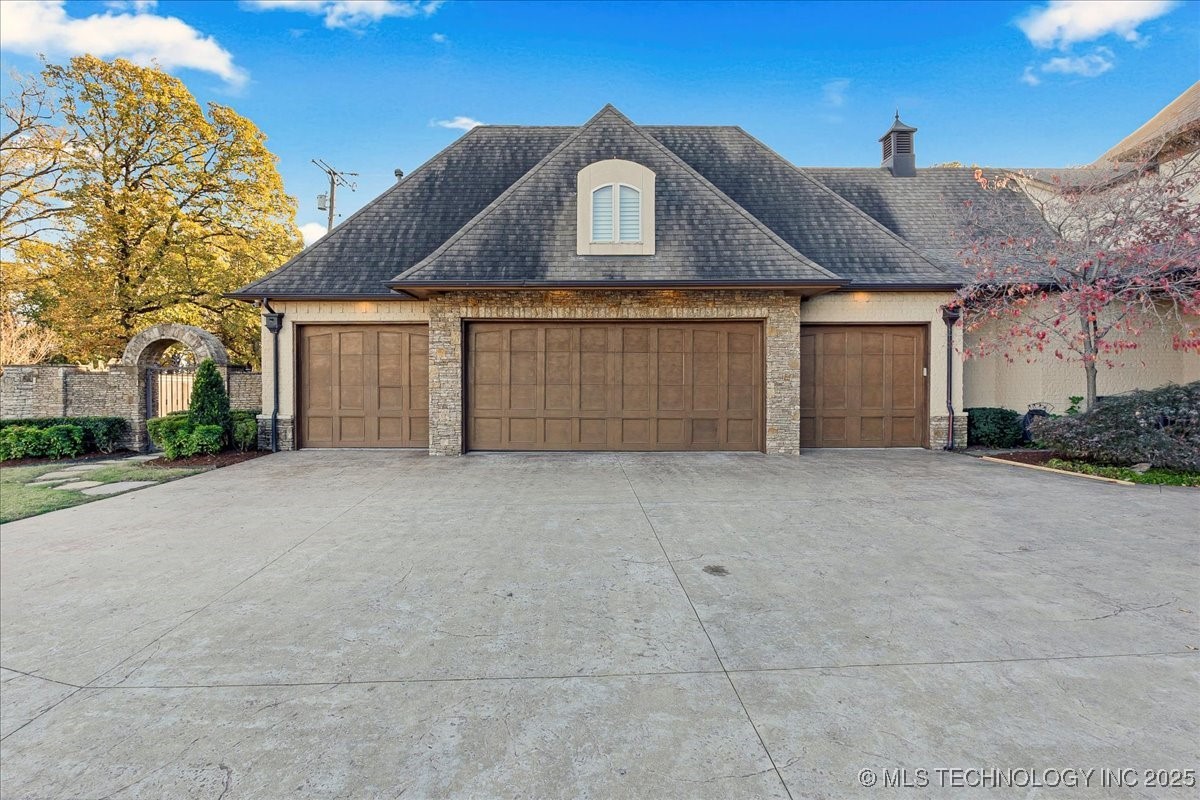 10618 S Winston Court