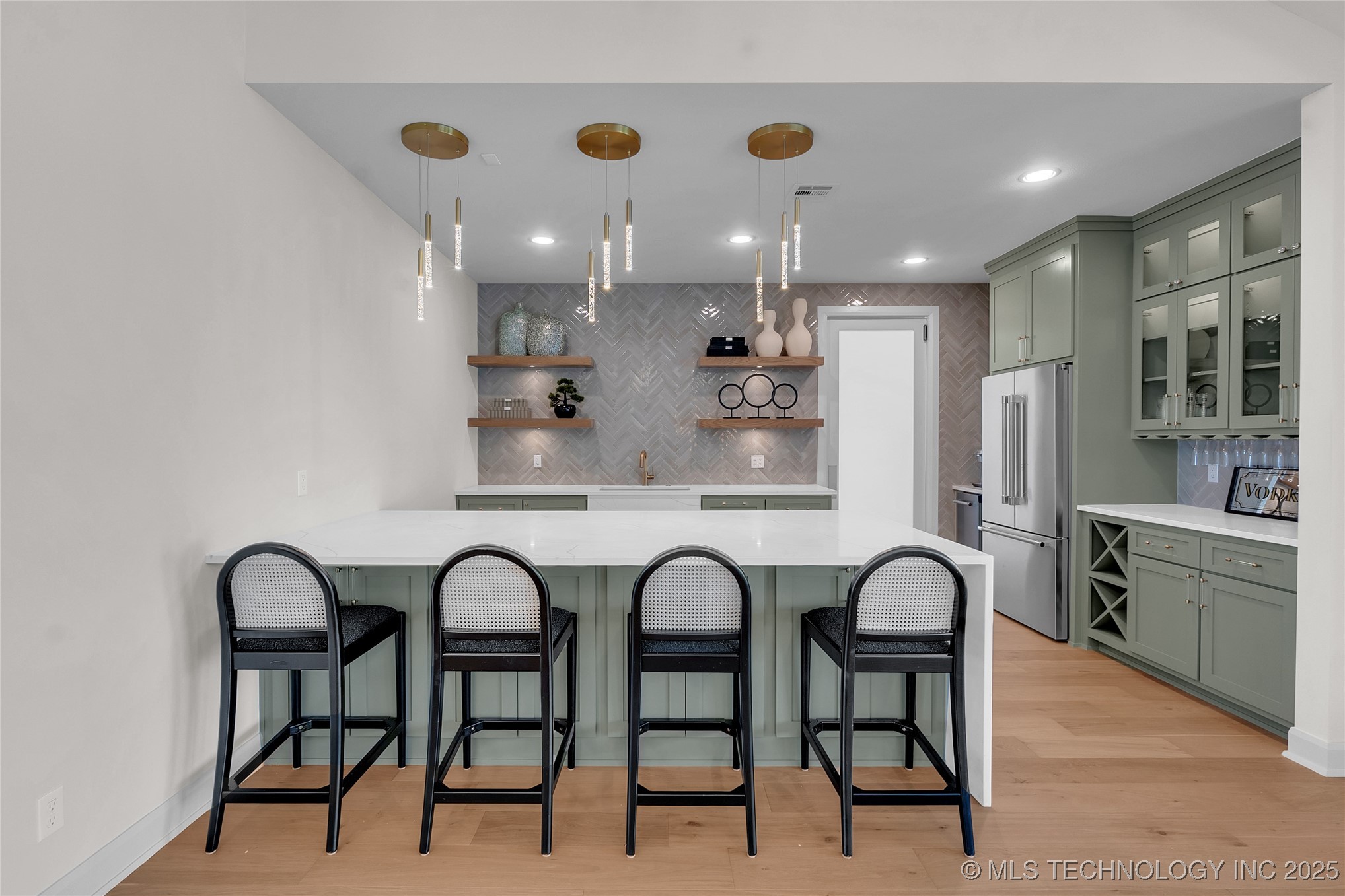 1218 N 71st Place