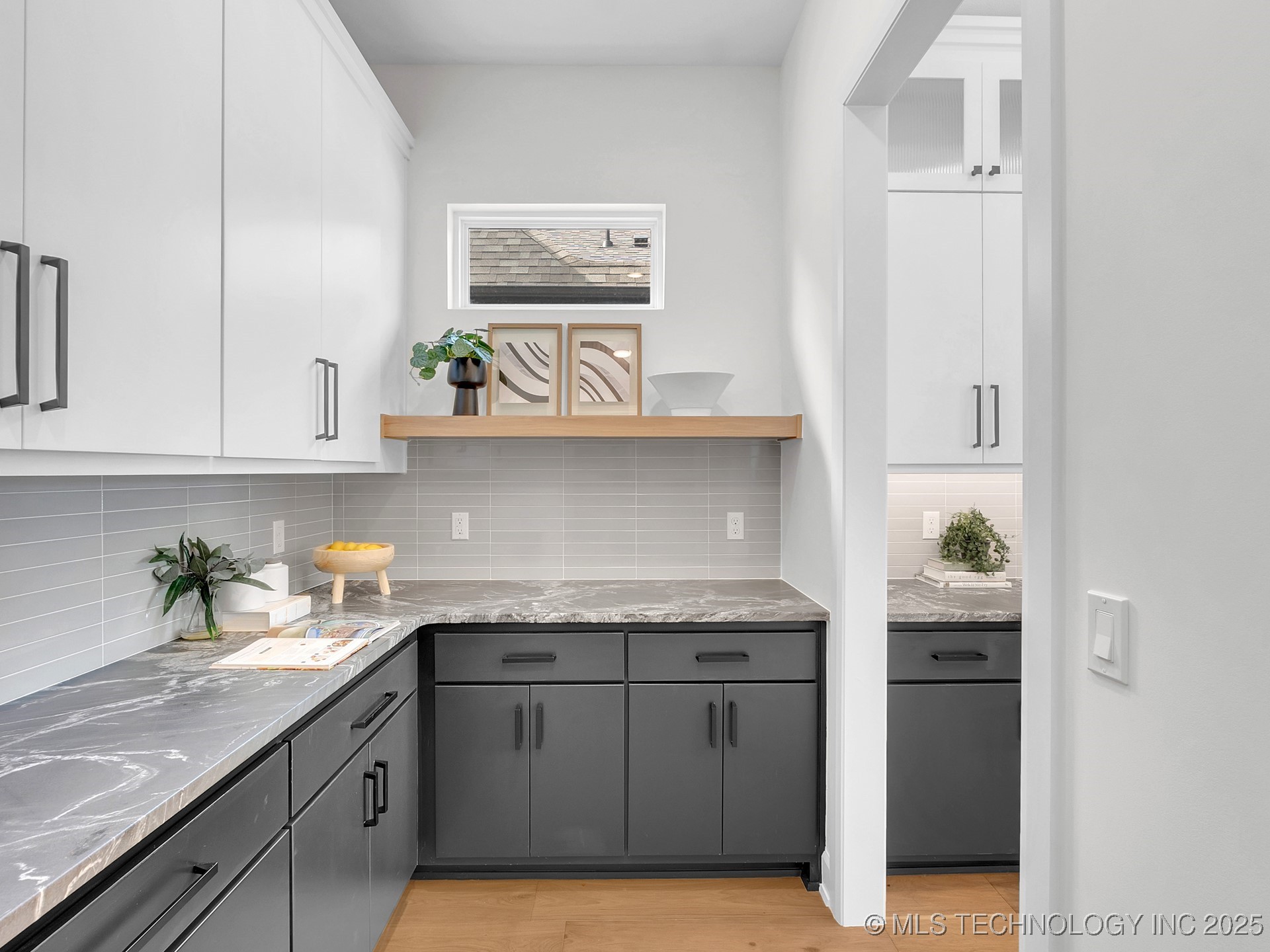 1218 N 71st Place