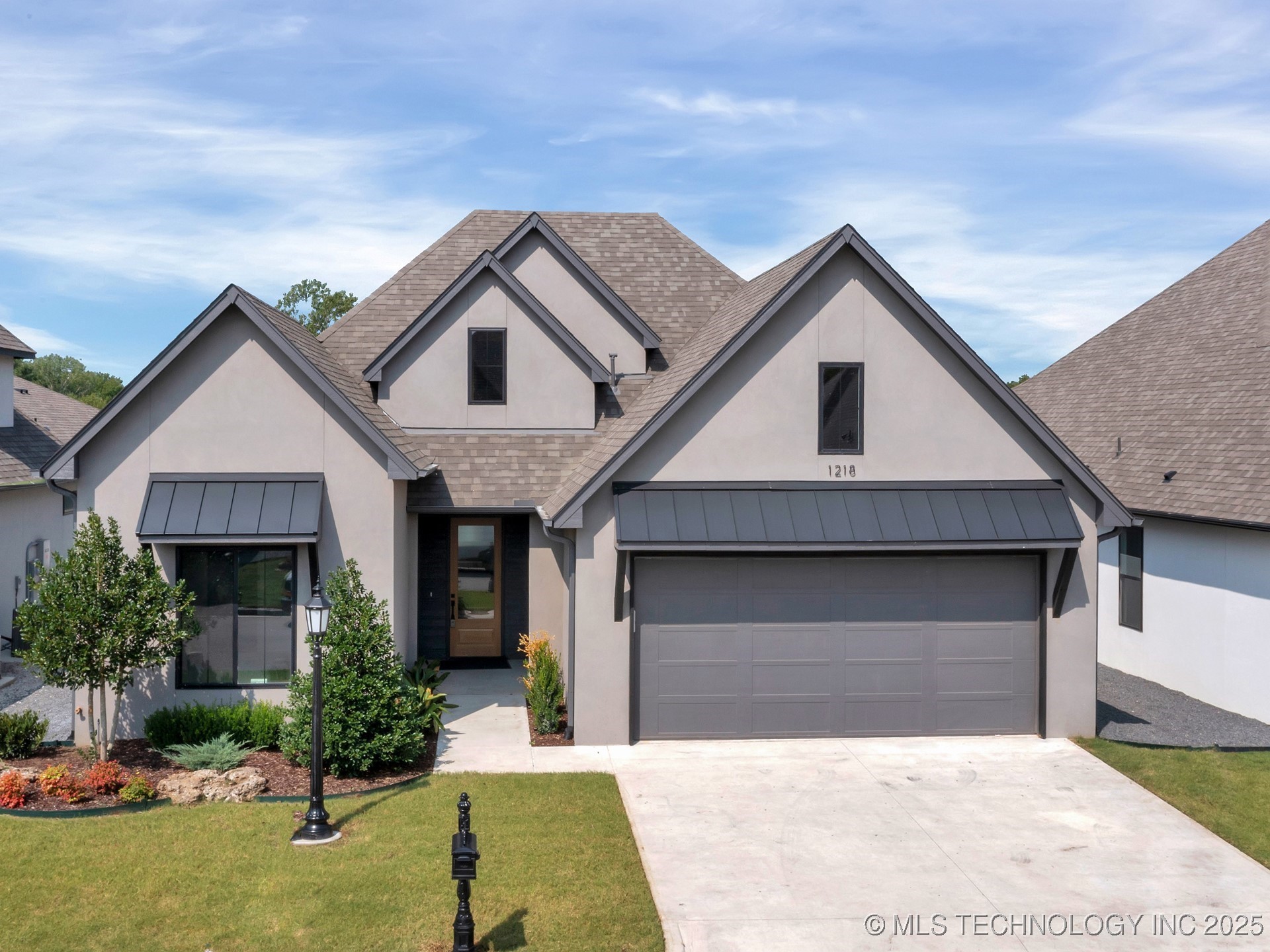 1218 N 71st Place