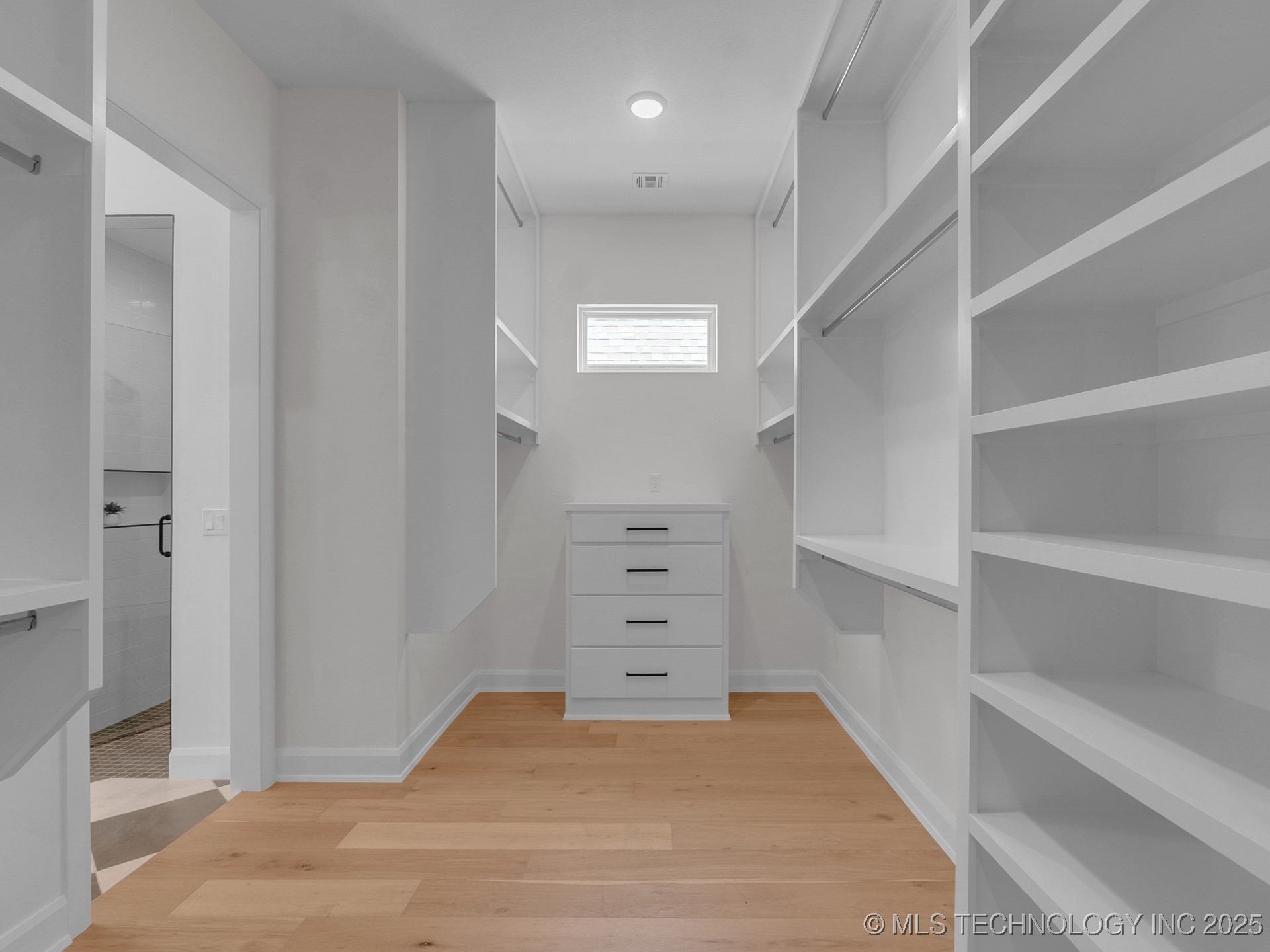 1218 N 71st Place