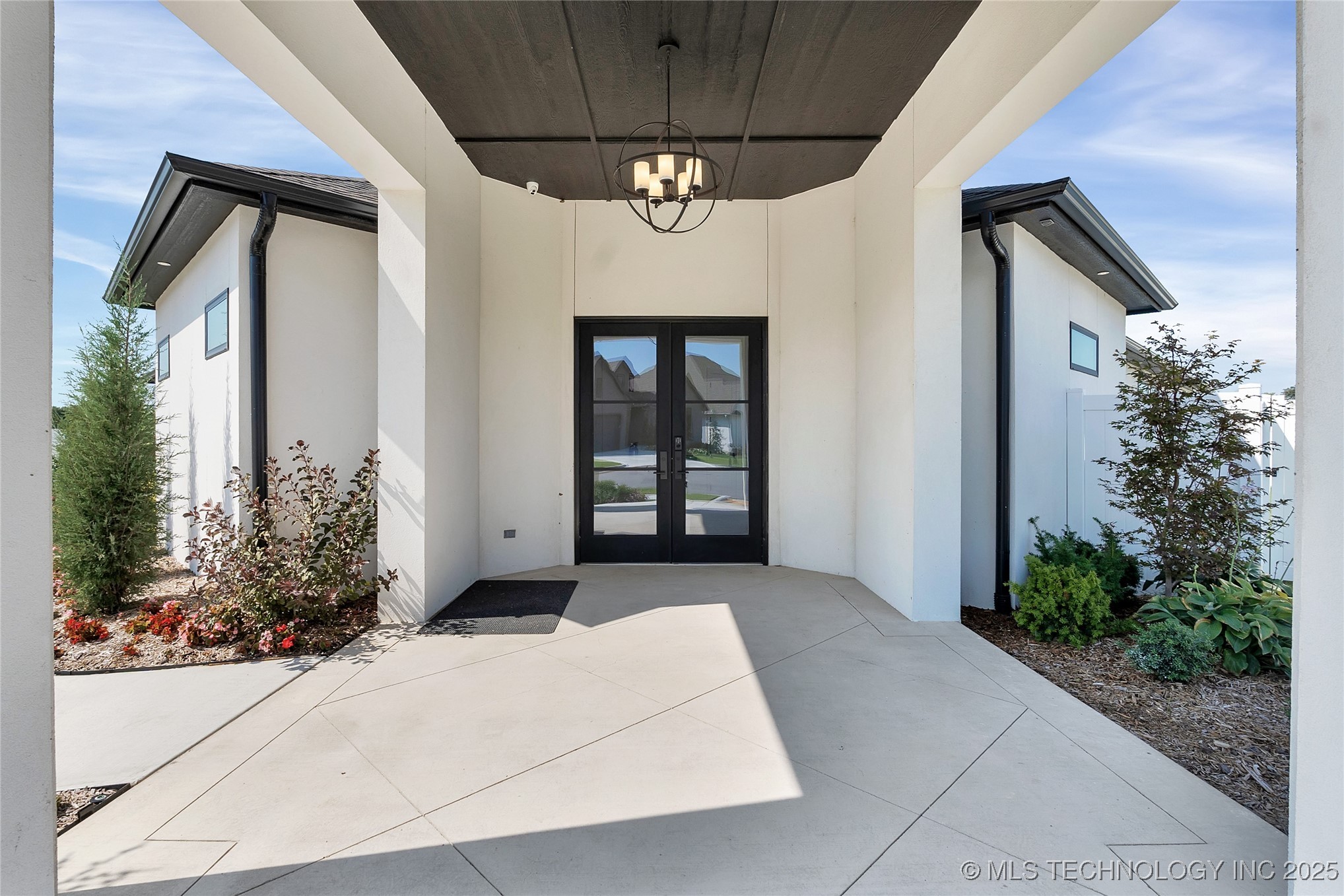 1218 N 71st Place