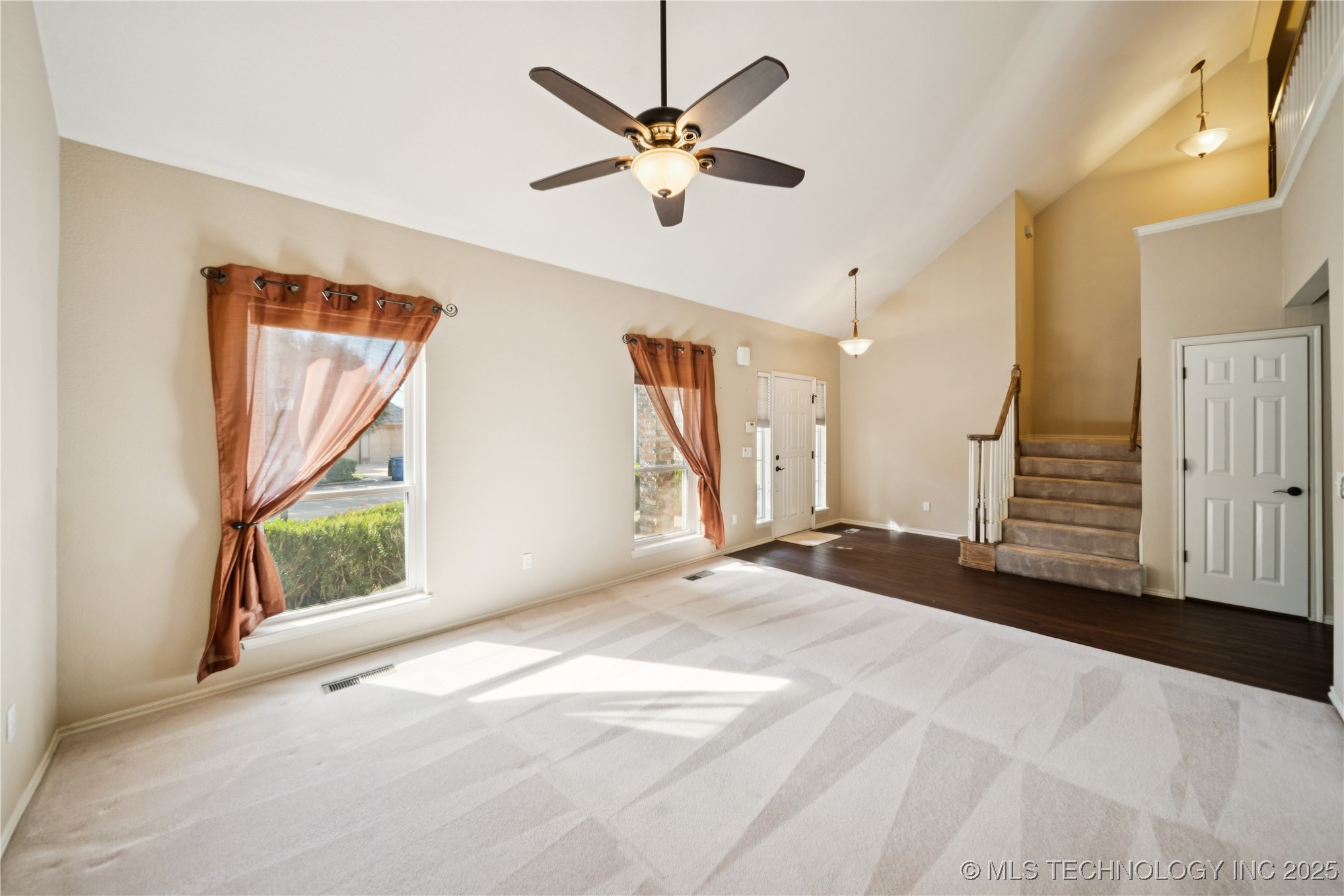 2911 E 82nd Place