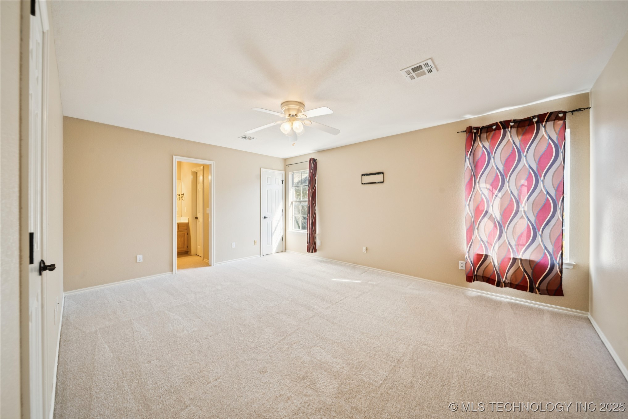 2911 E 82nd Place