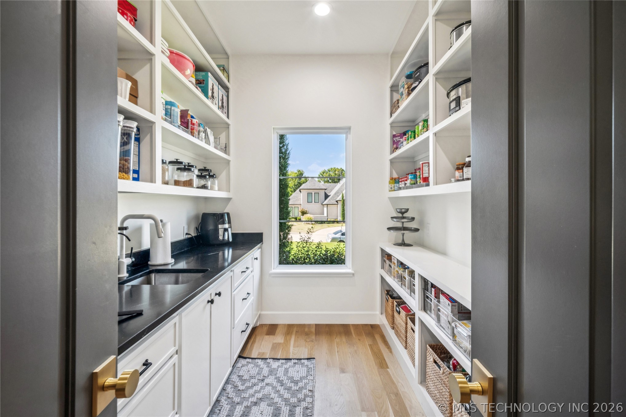 7785 Forest Lane