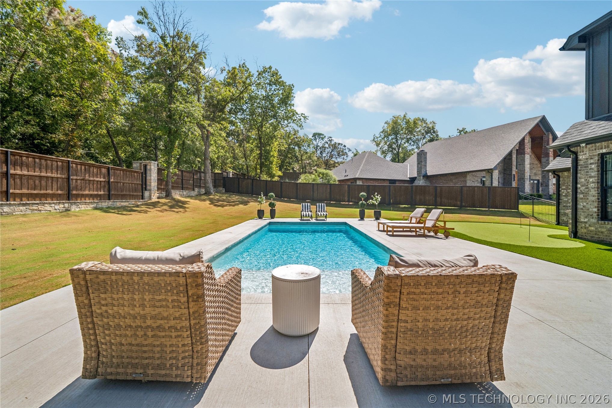 7785 Forest Lane